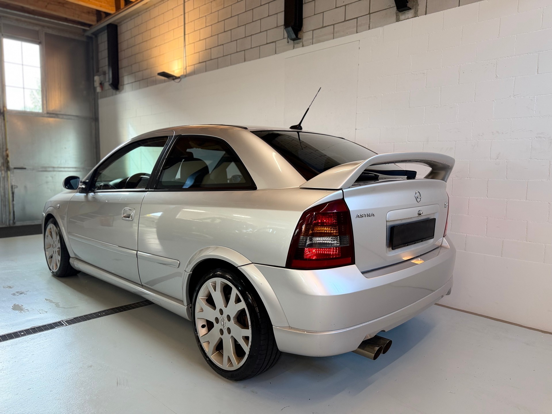 OPEL Astra 2.0i 16V Turbo OPC-image-4