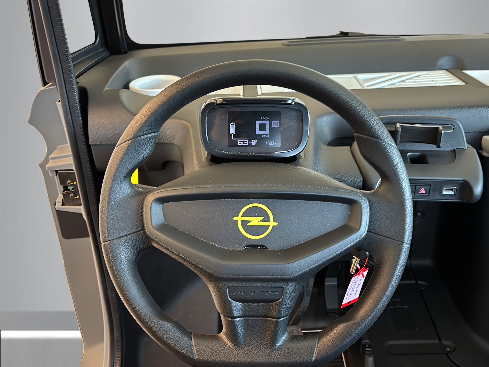 OPEL Rocks Electric-showroom-element-3