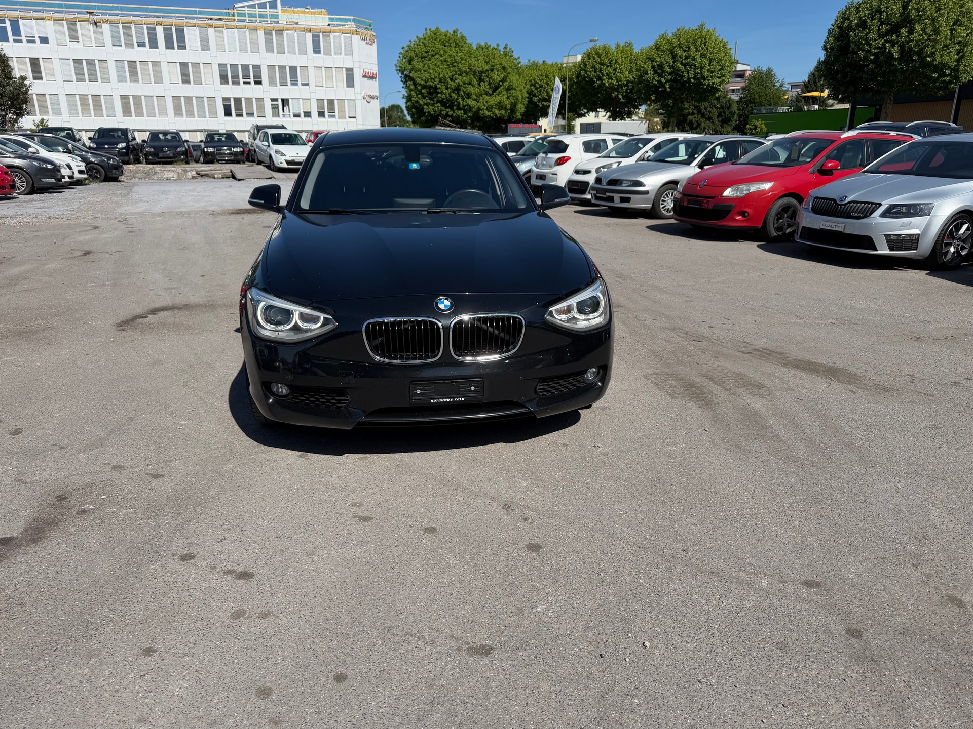 BMW 118d-image-1