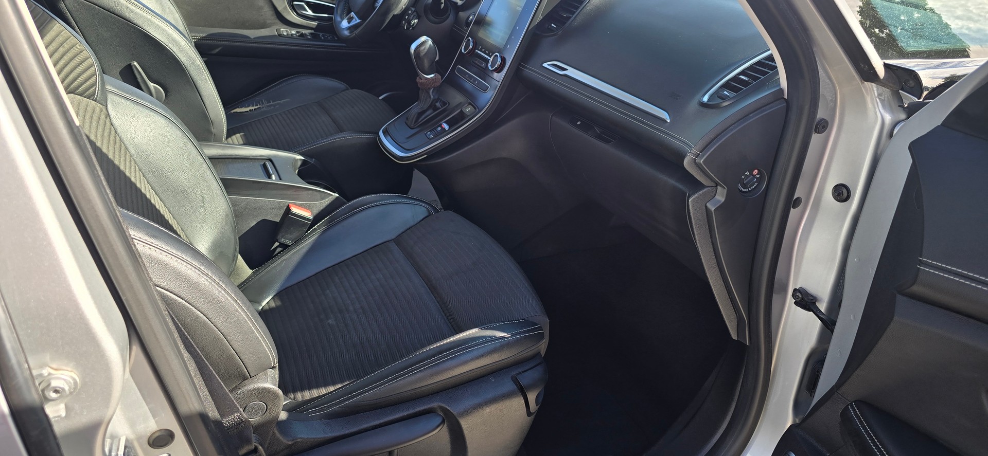 RENAULT Grand Scénic 1.3 16V Turbo Business Line EDC-image-11