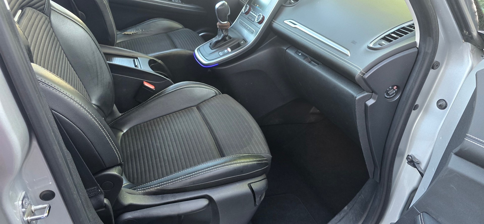 RENAULT Grand Scénic 1.3 16V Turbo Business Line EDC-image-9