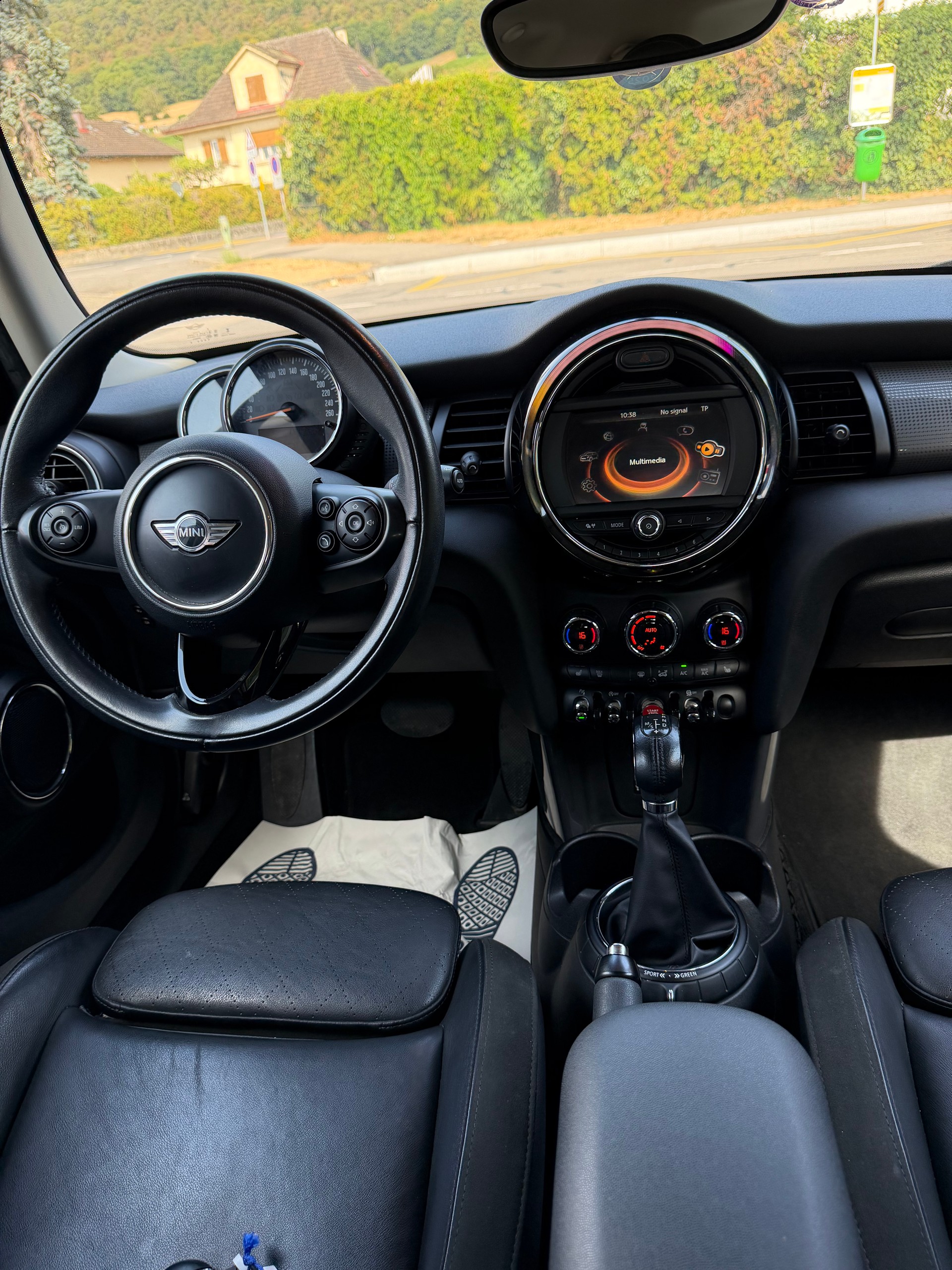 MINI Cooper Steptronic-image-7
