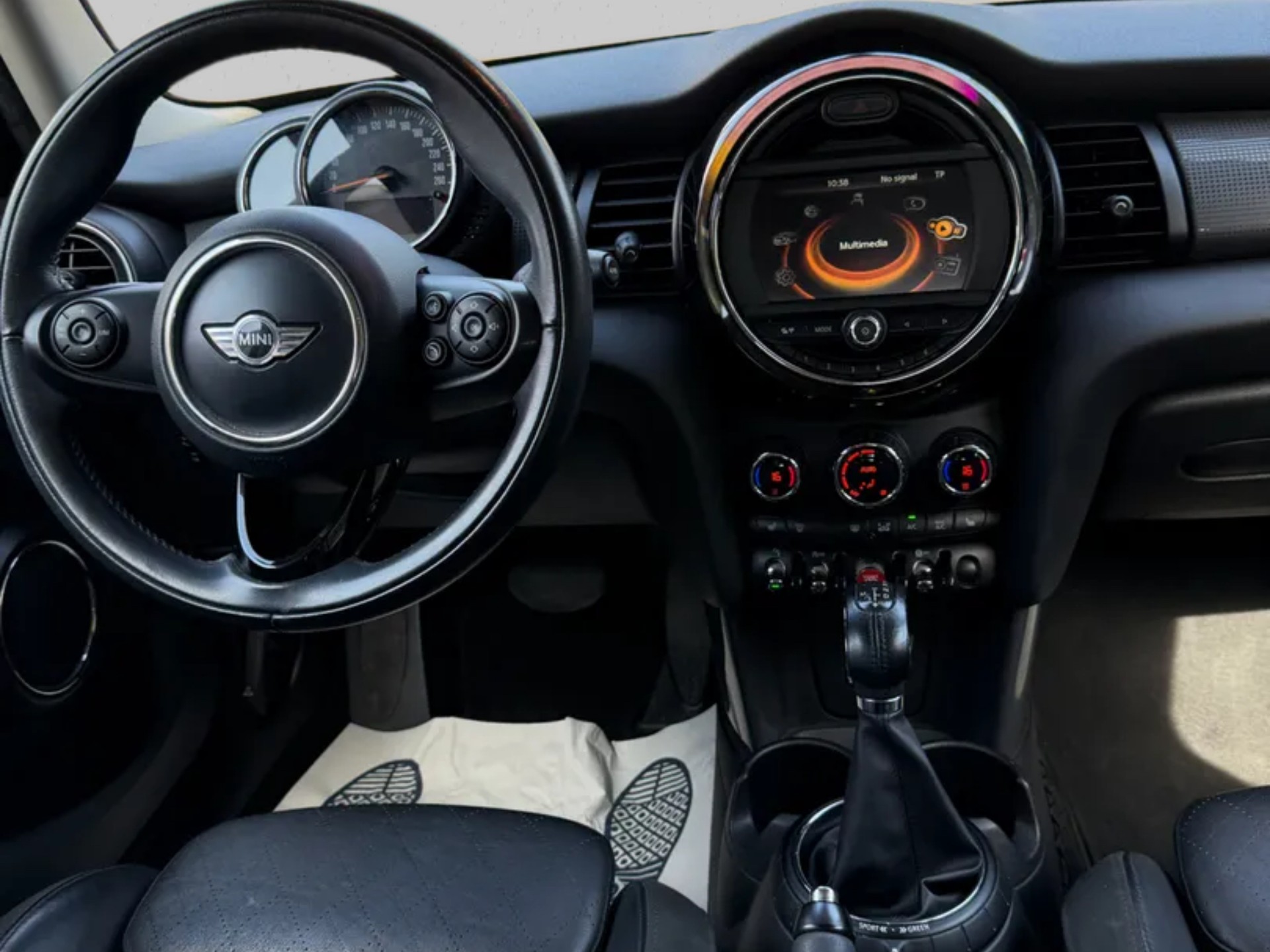 MINI Cooper Steptronic-image-7