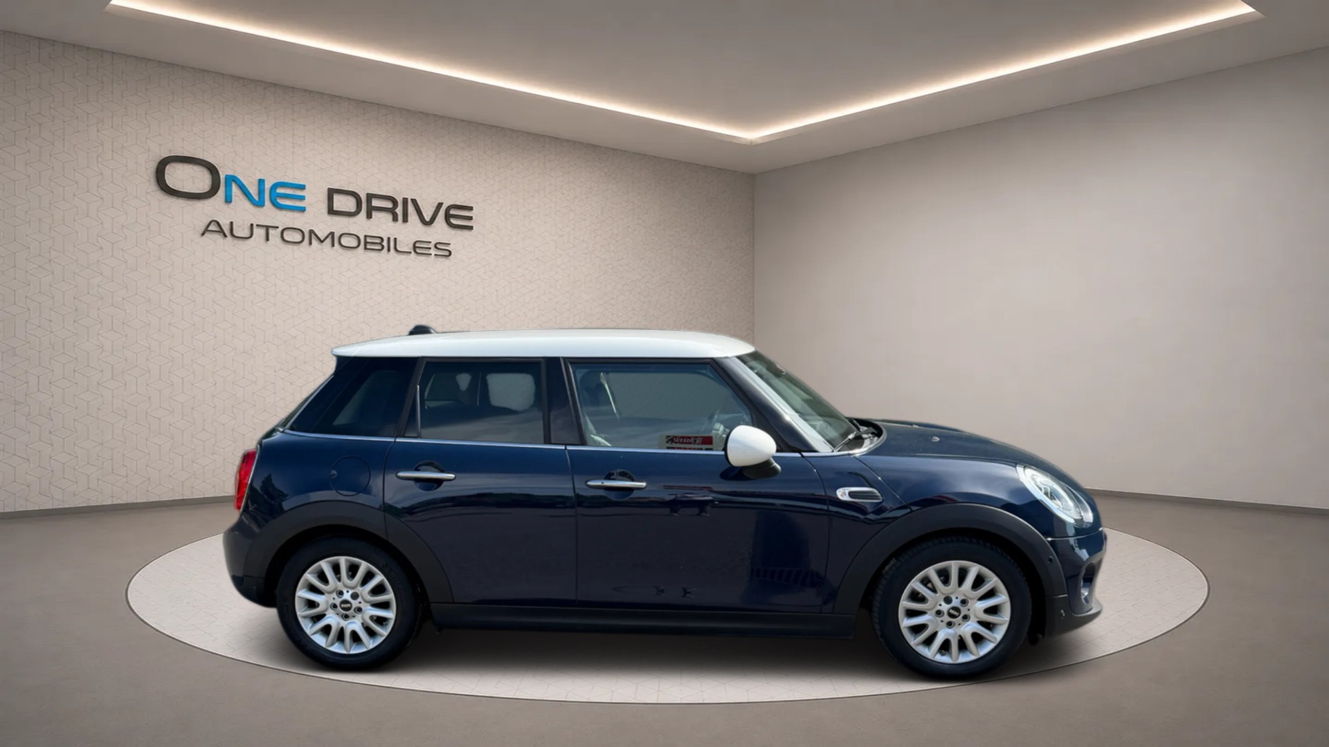 MINI Cooper Steptronic-image-3