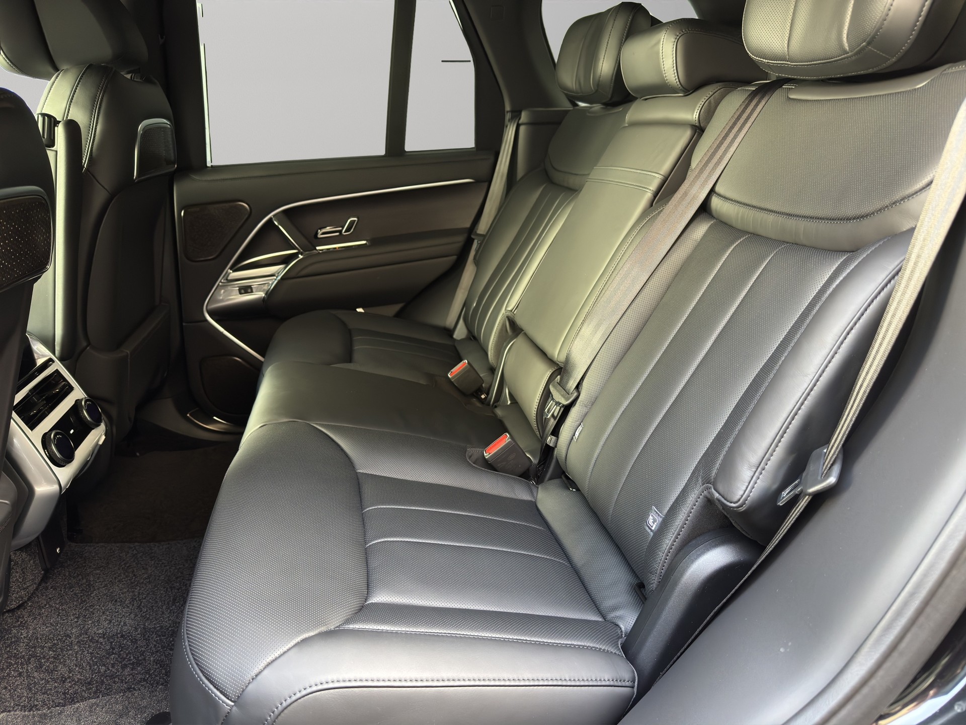 LAND ROVER Range Rover 3.0 D I6 350 HSE-image-7