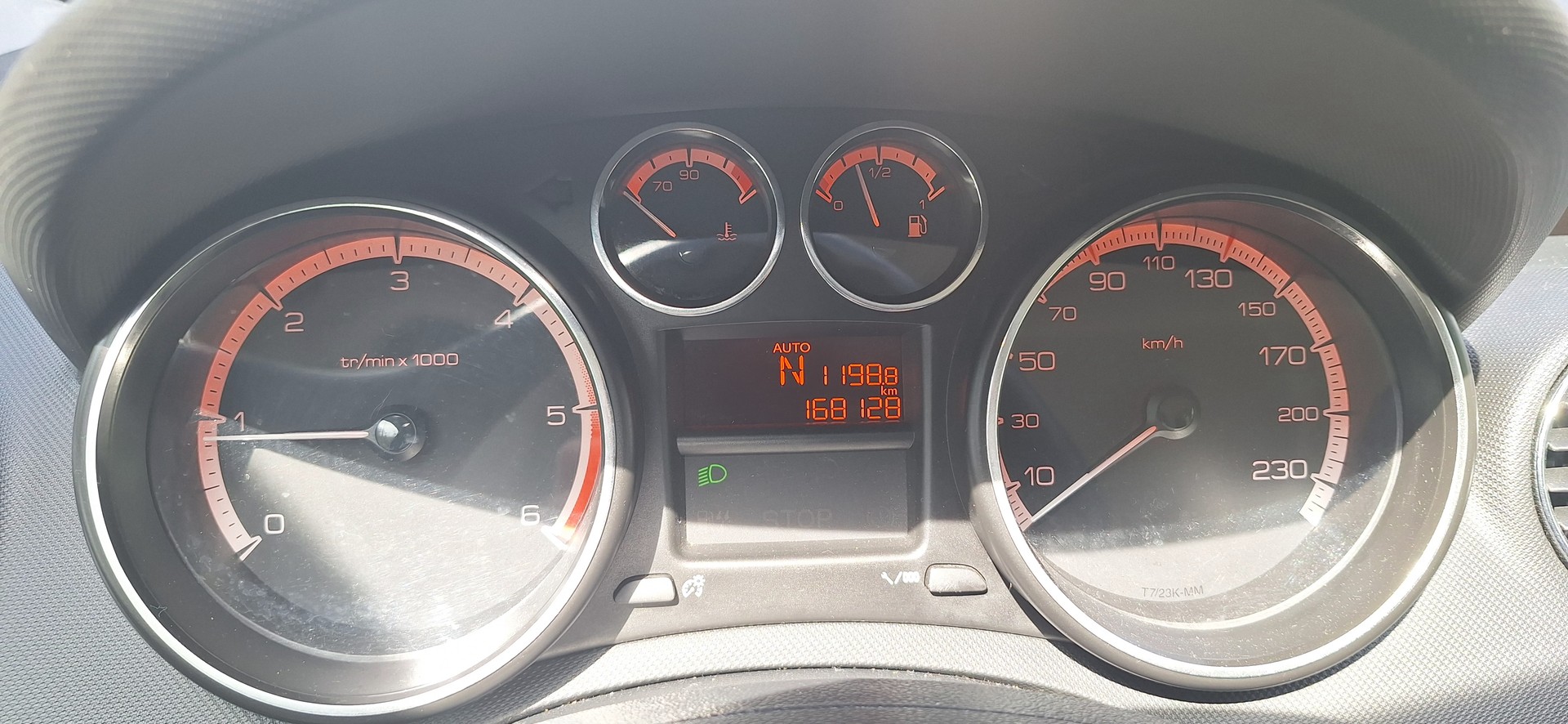 PEUGEOT 308 SW 1.6 HDI Active EGS6-image-26