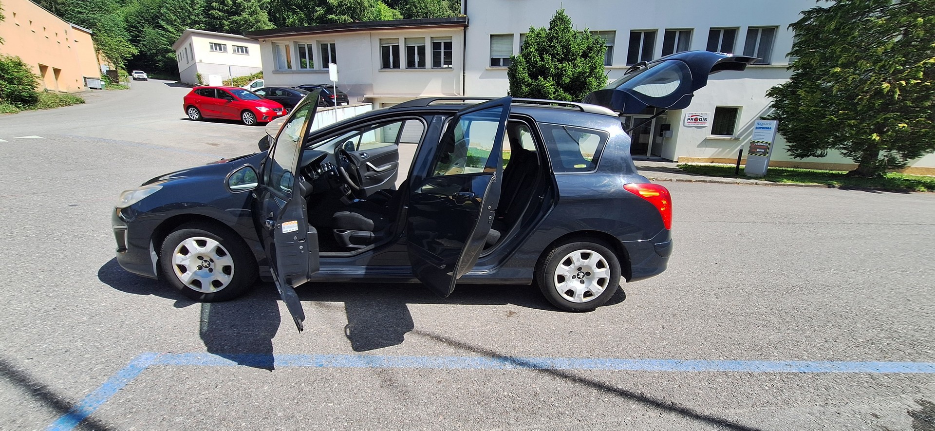 PEUGEOT 308 SW 1.6 HDI Active EGS6-image-15