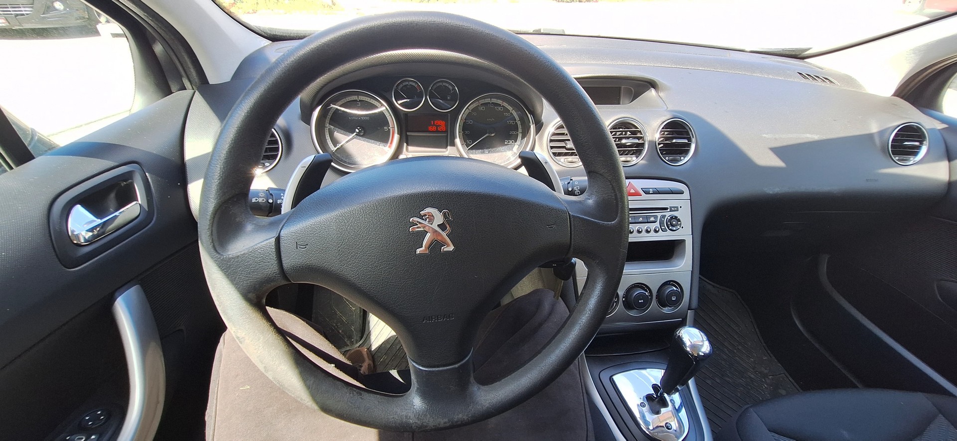 PEUGEOT 308 SW 1.6 HDI Active EGS6-image-25