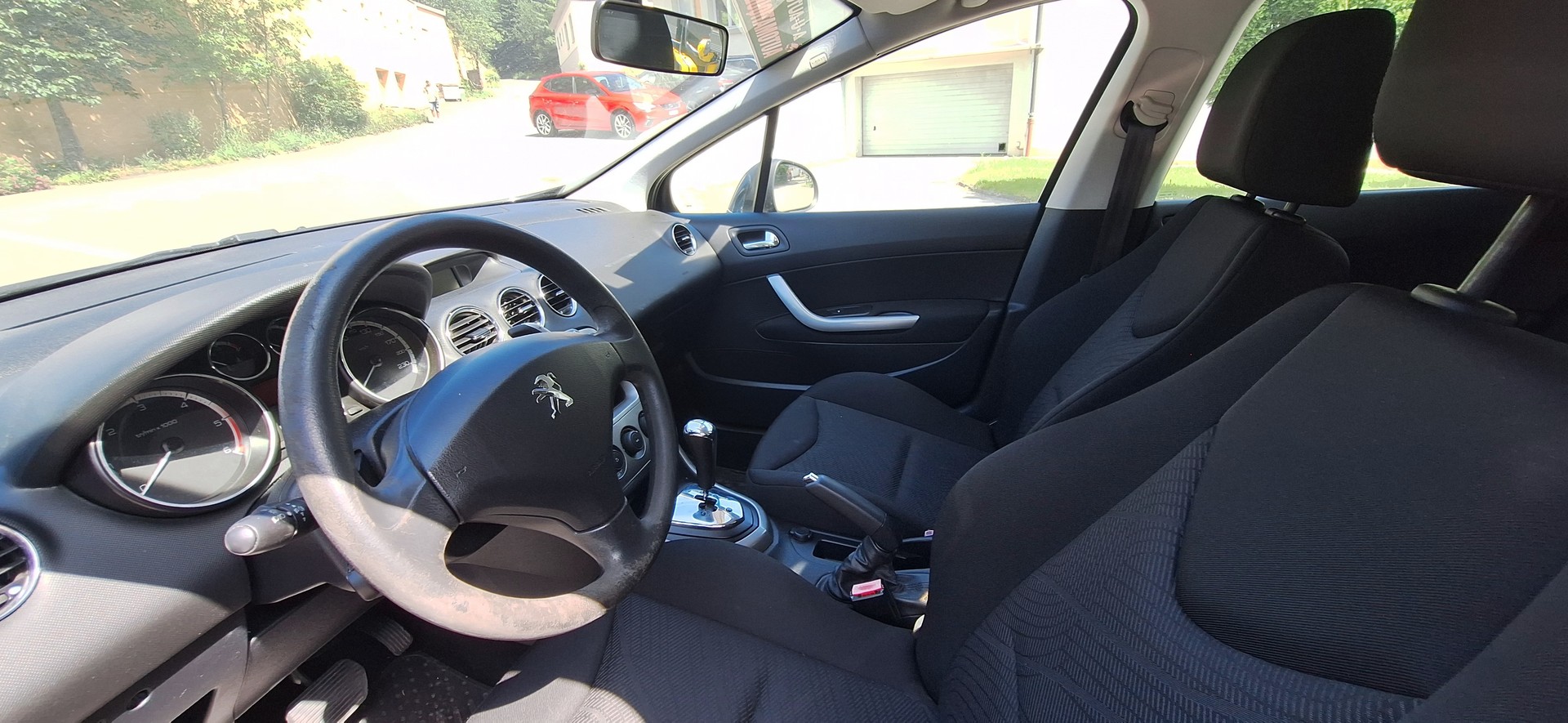 PEUGEOT 308 SW 1.6 HDI Active EGS6-image-8