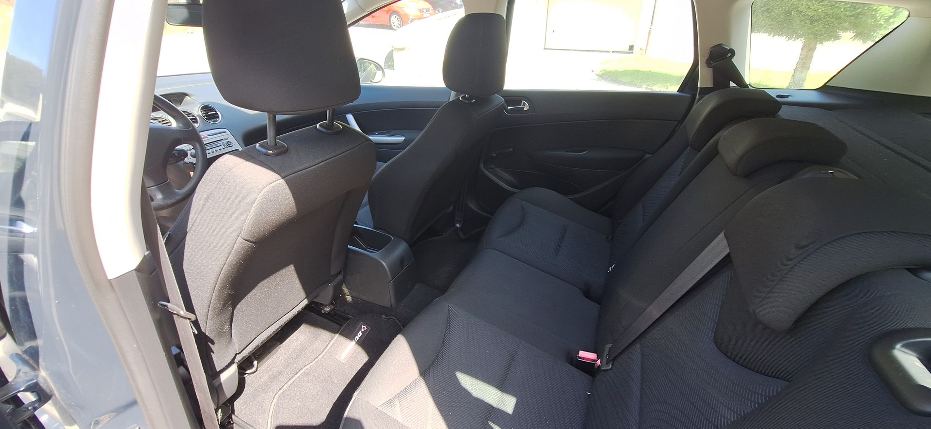 PEUGEOT 308 SW 1.6 HDI Active EGS6-image-9