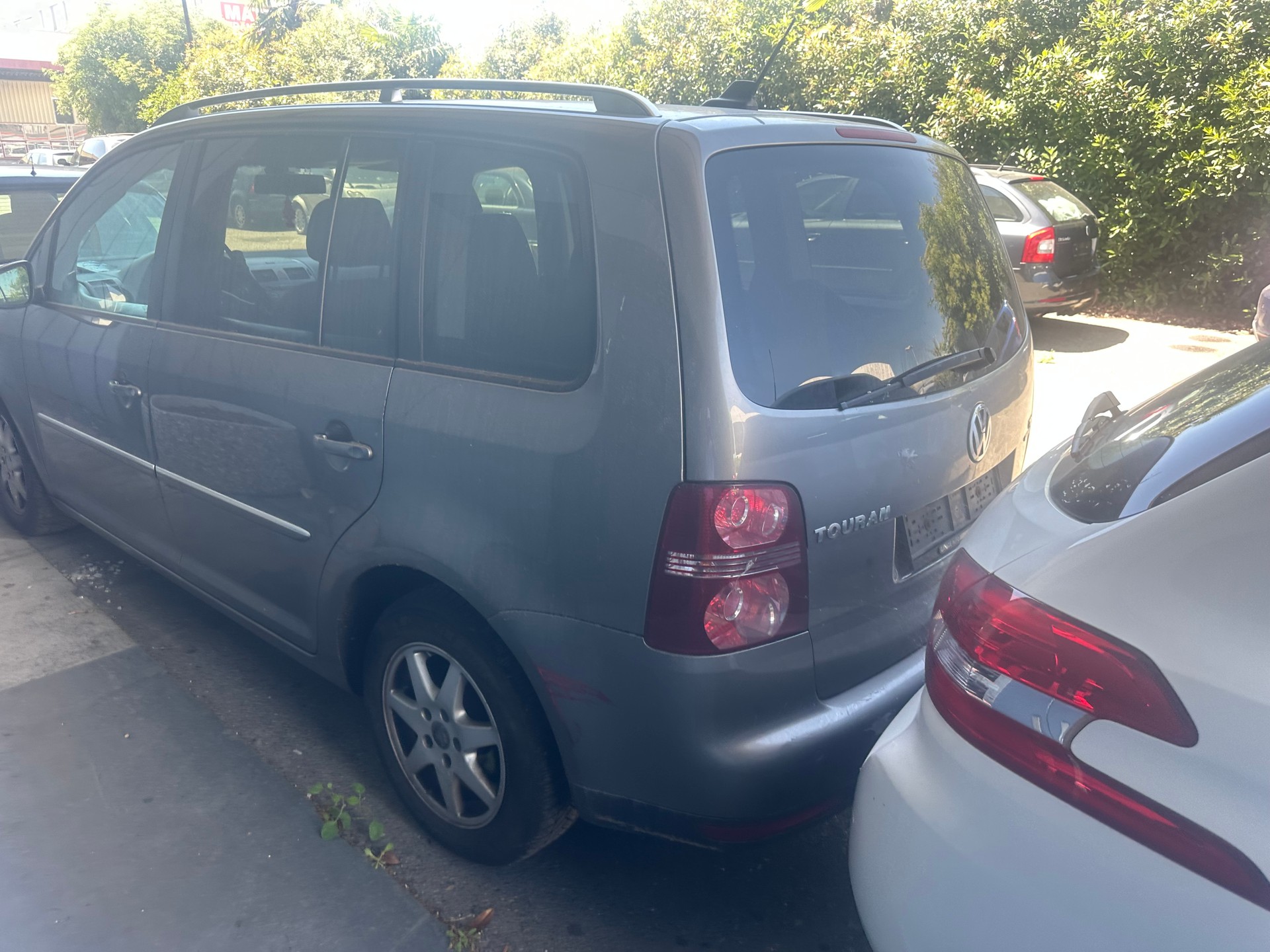 VW Touran 1.9 TDI Trendline-image-3