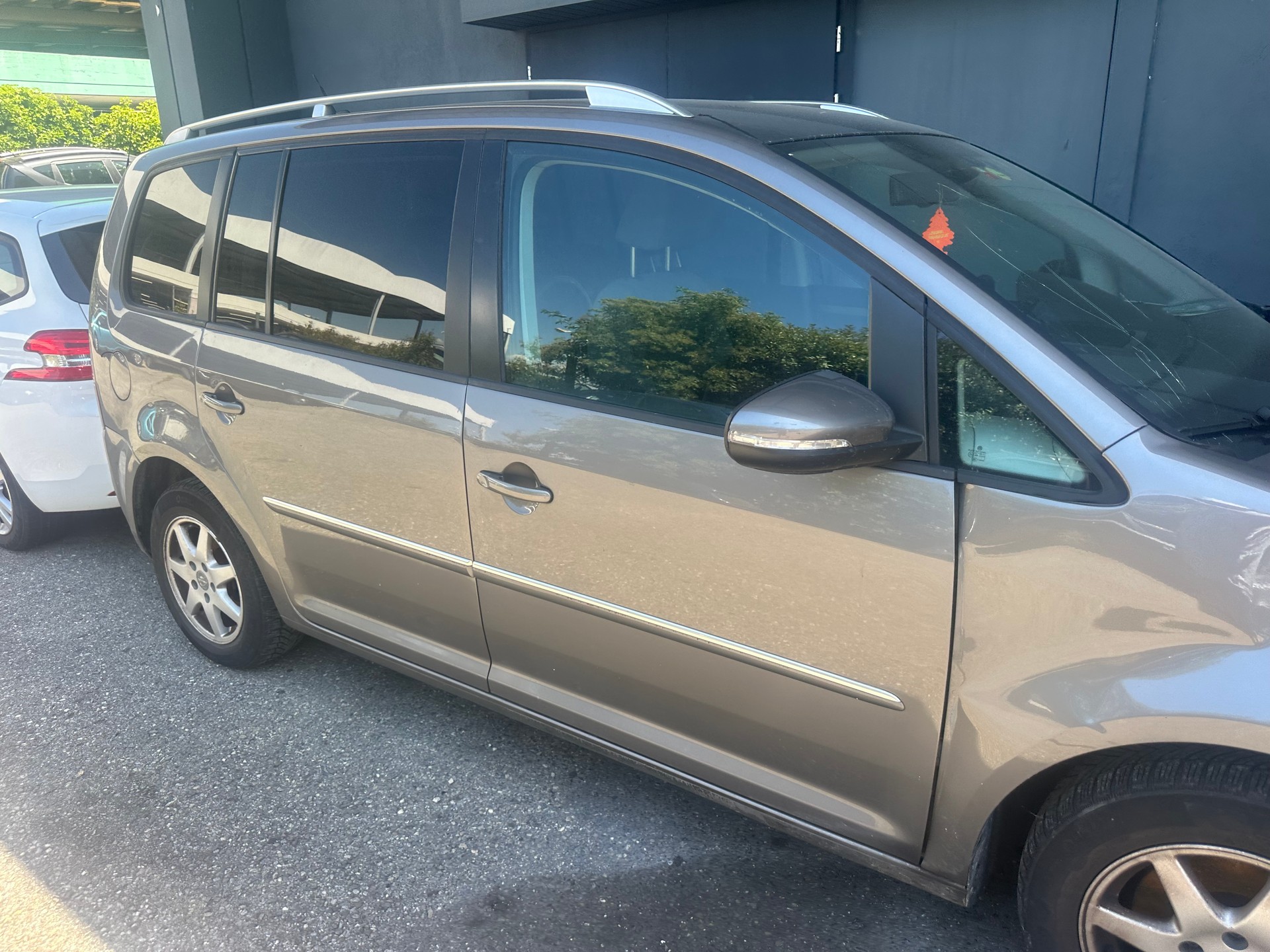 VW Touran 1.9 TDI Trendline-image-8