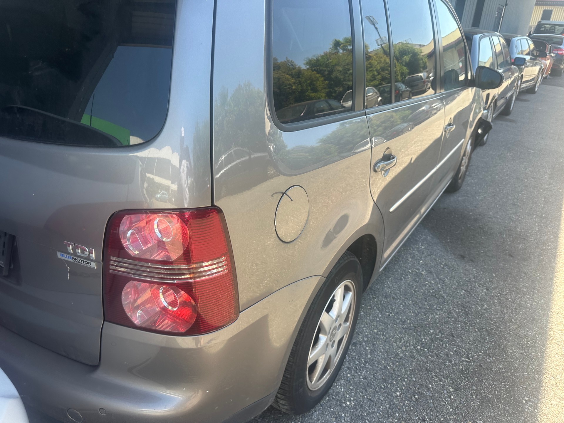 VW Touran 1.9 TDI Trendline-image-11