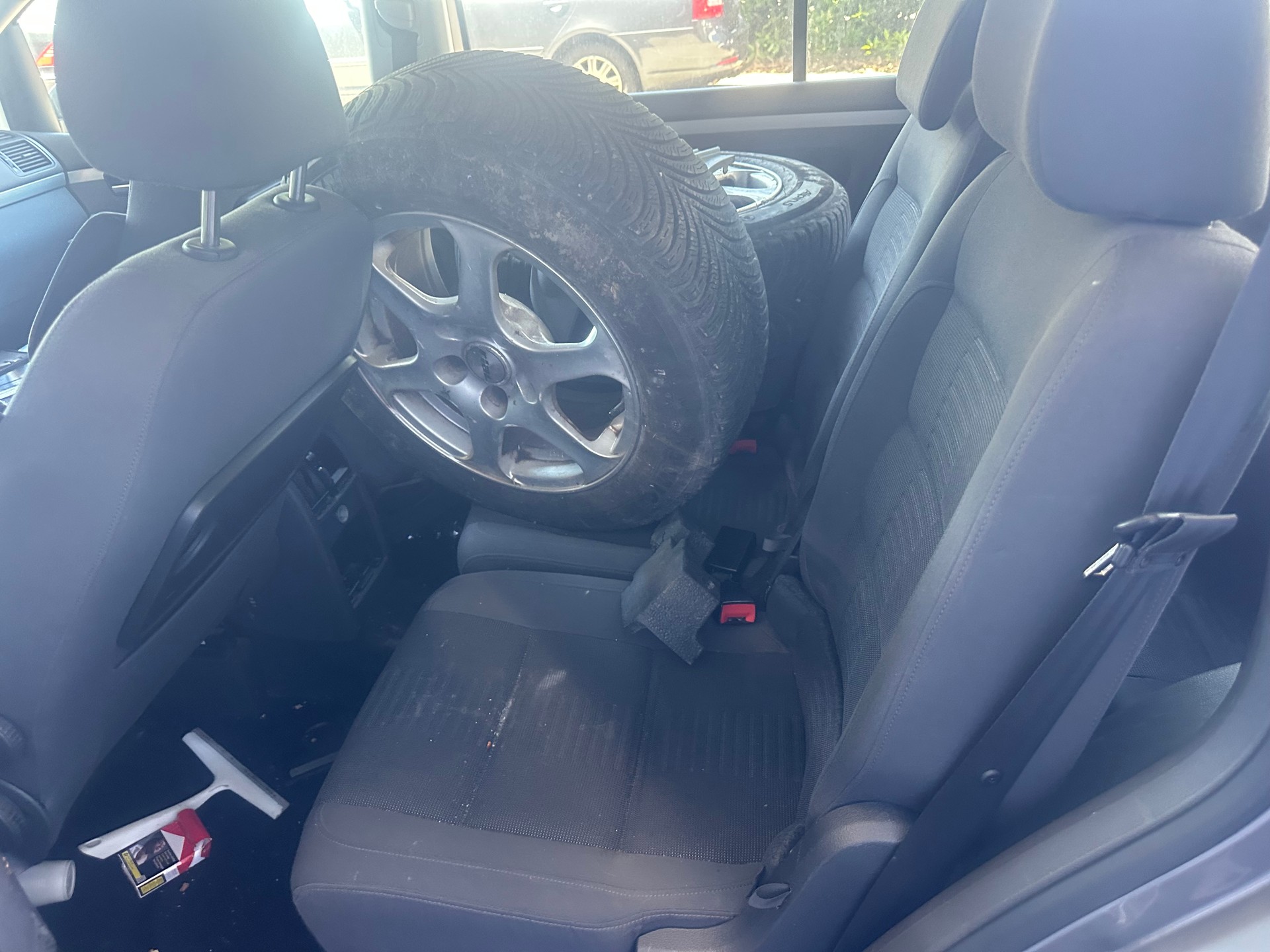 VW Touran 1.9 TDI Trendline-image-5