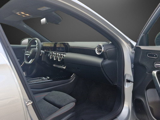 MERCEDES-BENZ A 180 d 8G-DCT-image-9