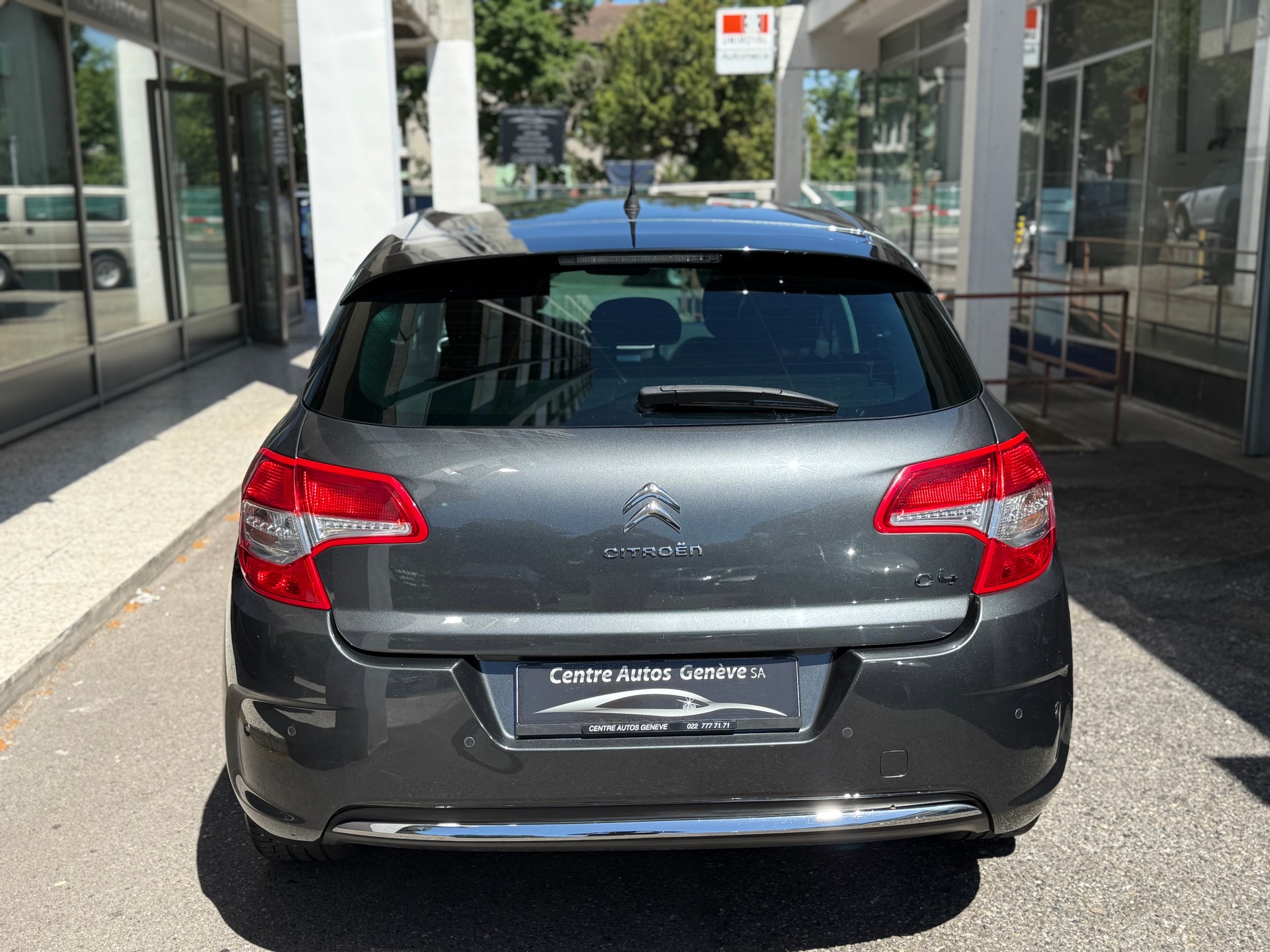 CITROEN C4 Berline 1.6 THP Séduction EGS6-image-5