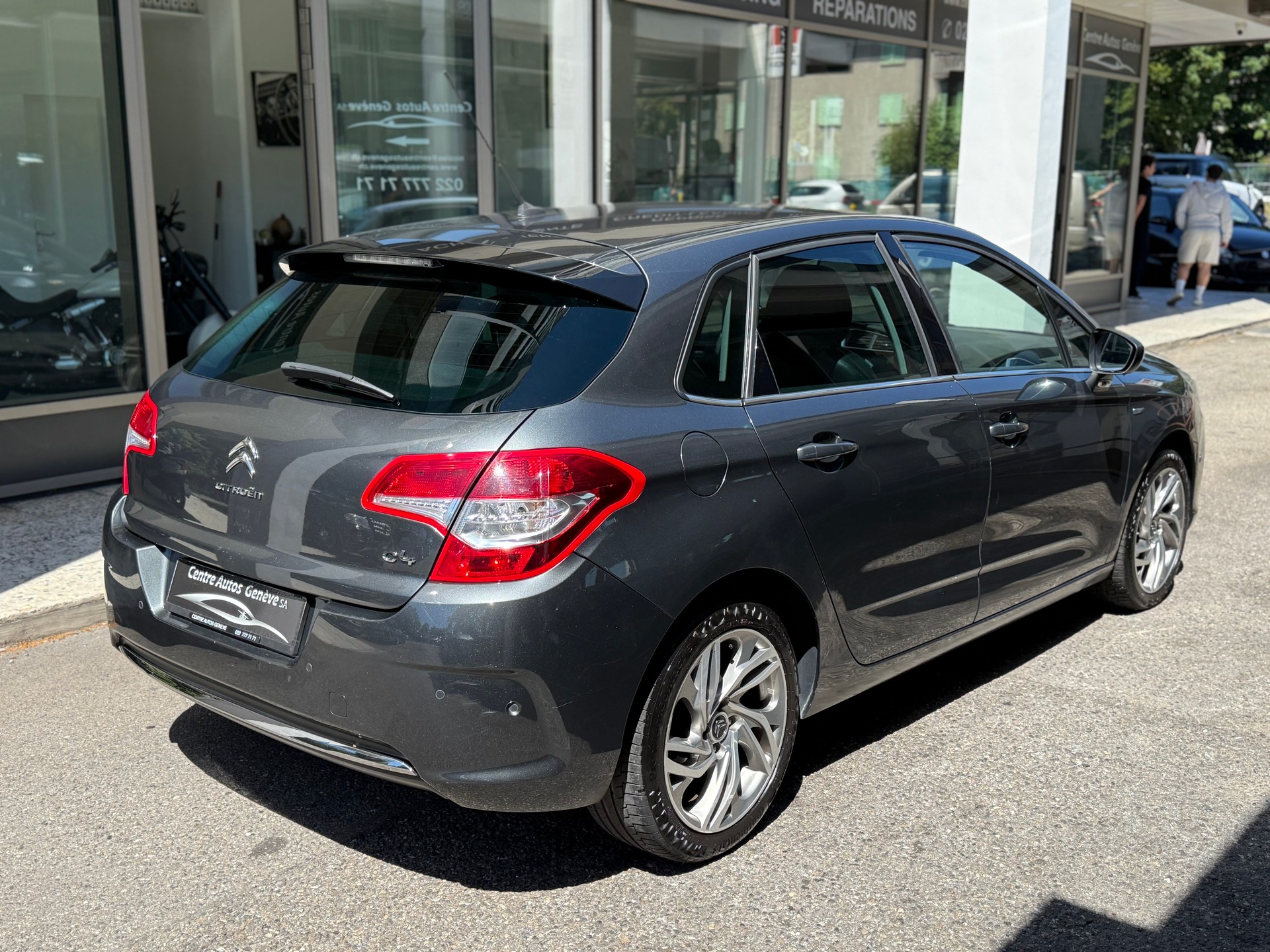 CITROEN C4 Berline 1.6 THP Séduction EGS6-image-4