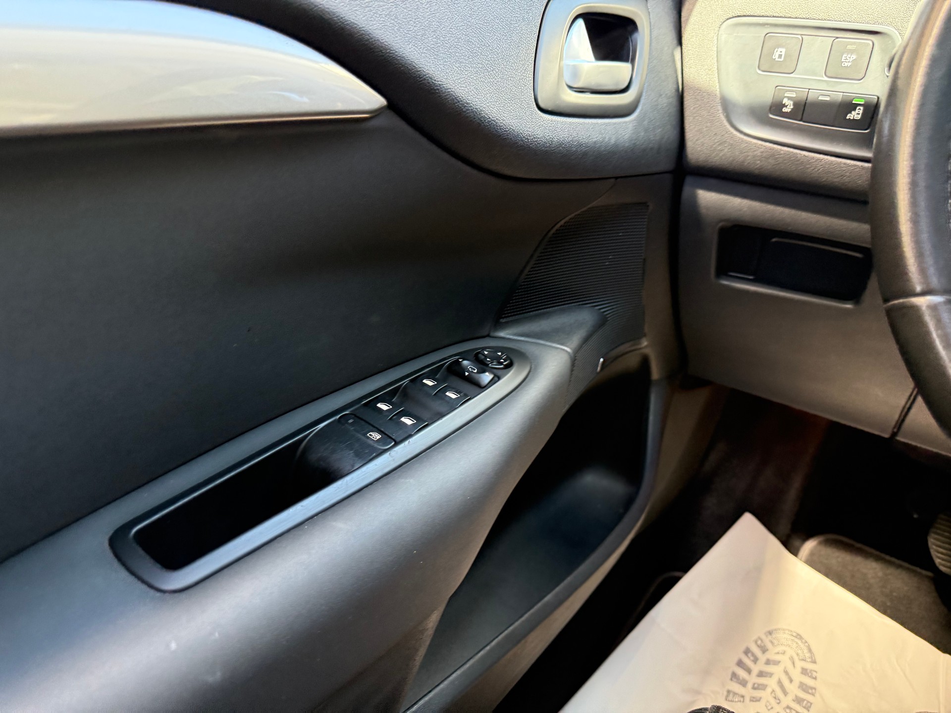 CITROEN C4 Berline 1.6 THP Séduction EGS6-image-12