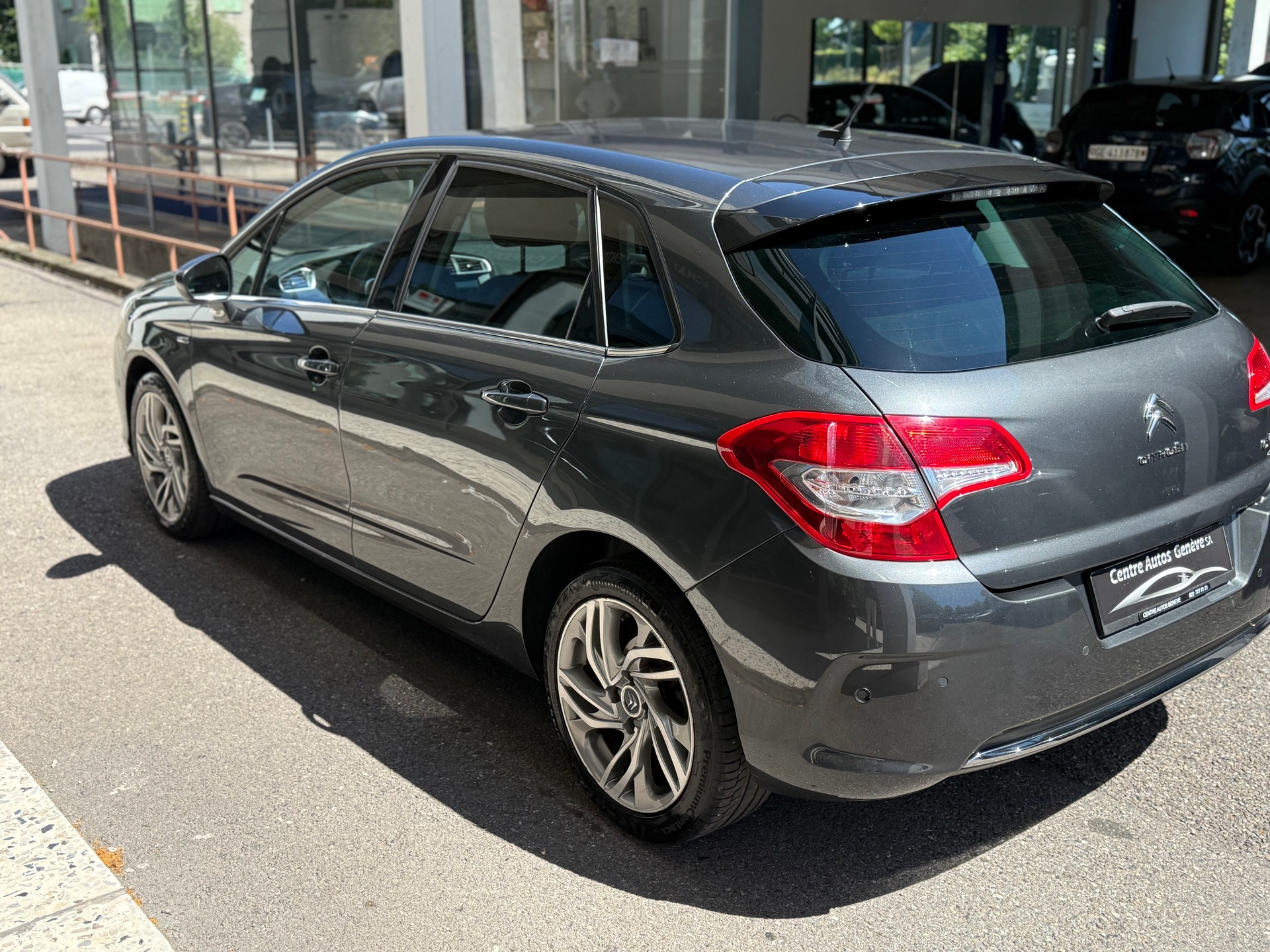 CITROEN C4 Berline 1.6 THP Séduction EGS6-image-6