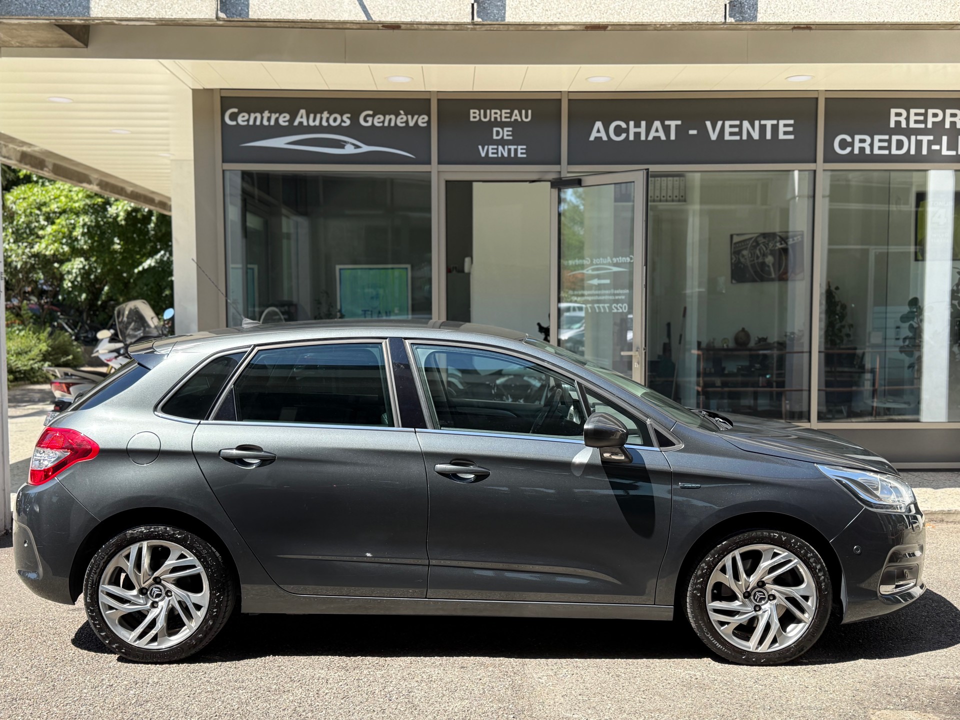 CITROEN C4 Berline 1.6 THP Séduction EGS6-image-3