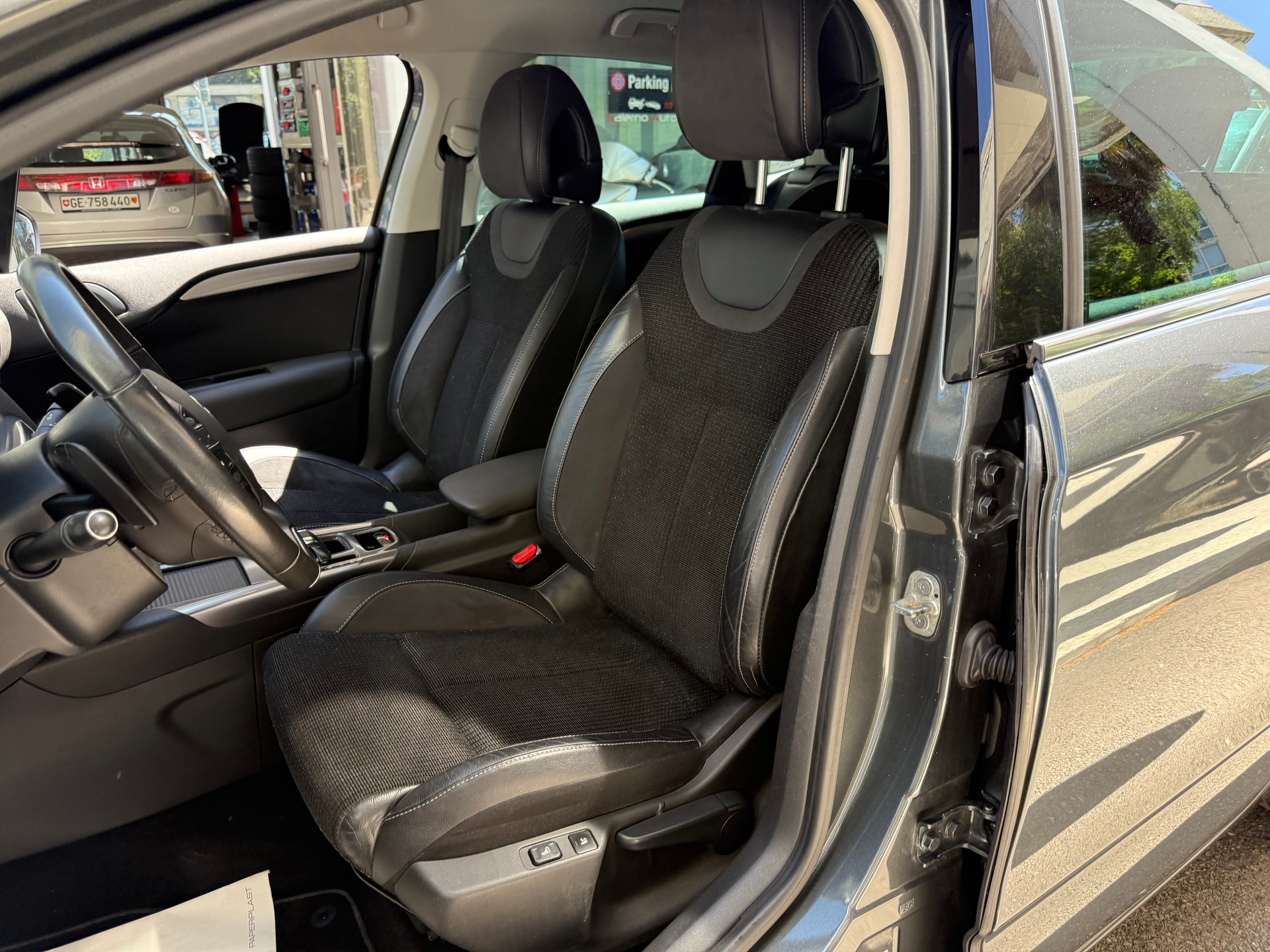 CITROEN C4 Berline 1.6 THP Séduction EGS6-image-7