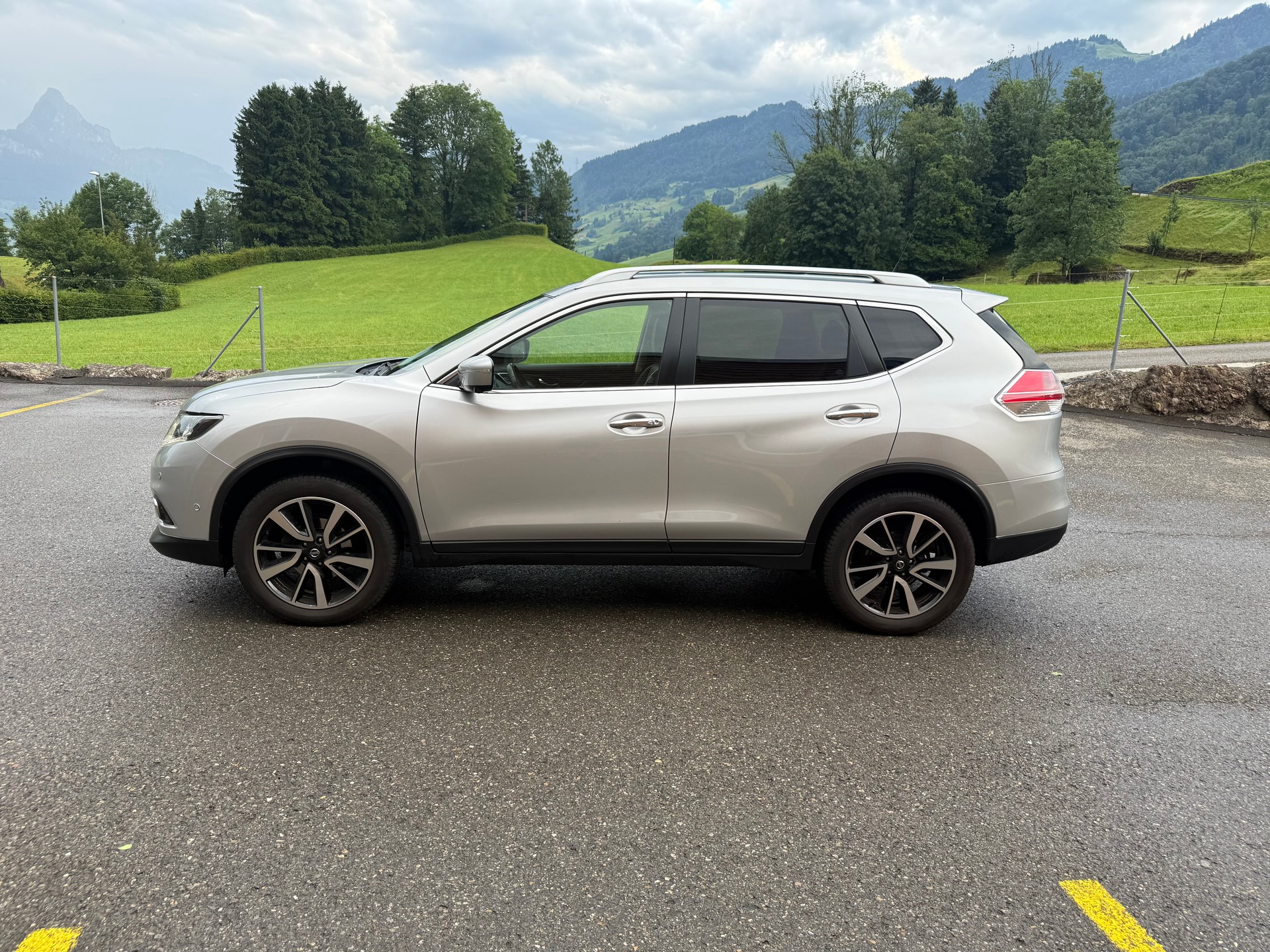 NISSAN X-Trail 1.6 DIG-T Tekna-image-4