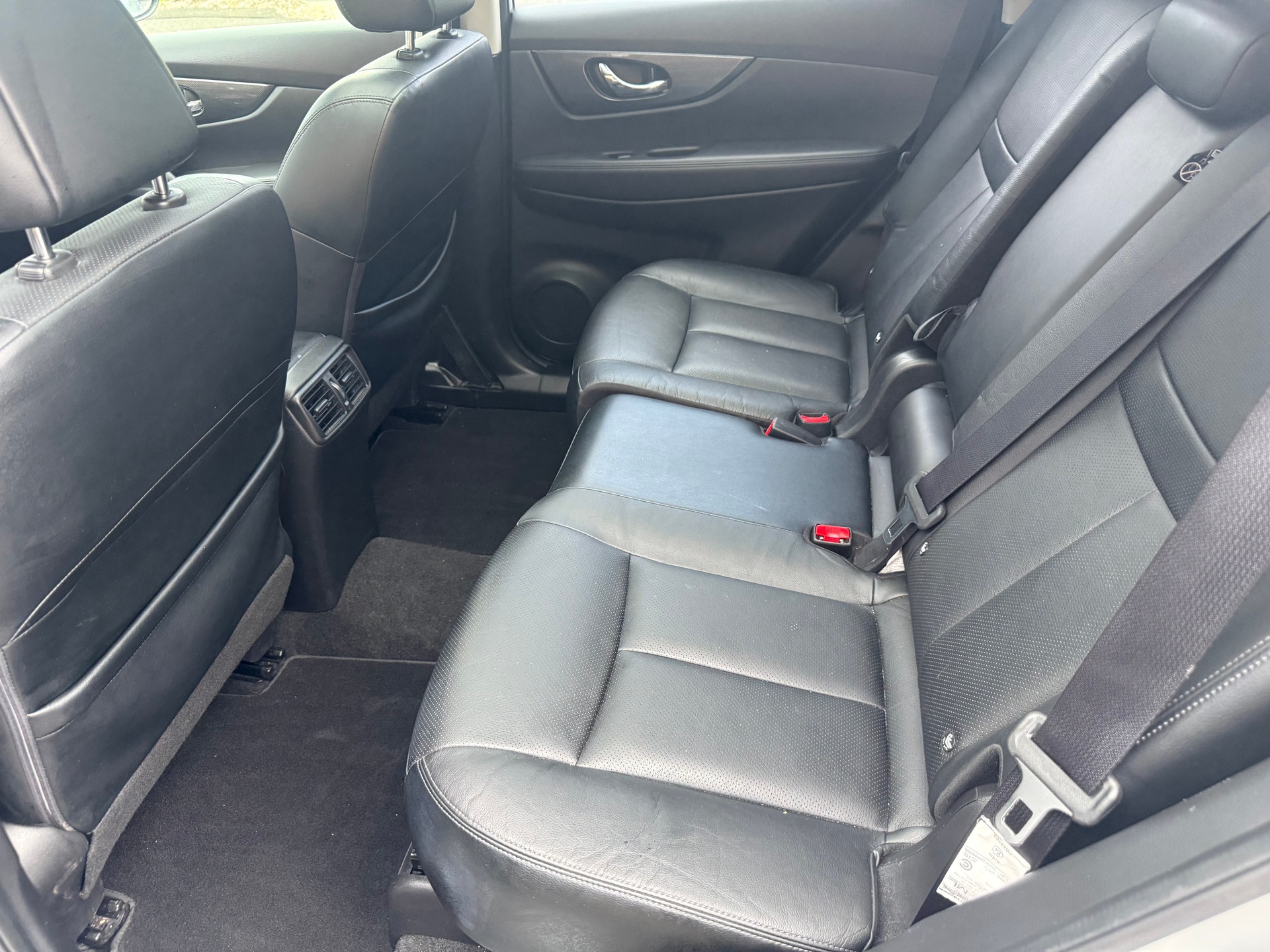 NISSAN X-Trail 1.6 DIG-T Tekna-image-9