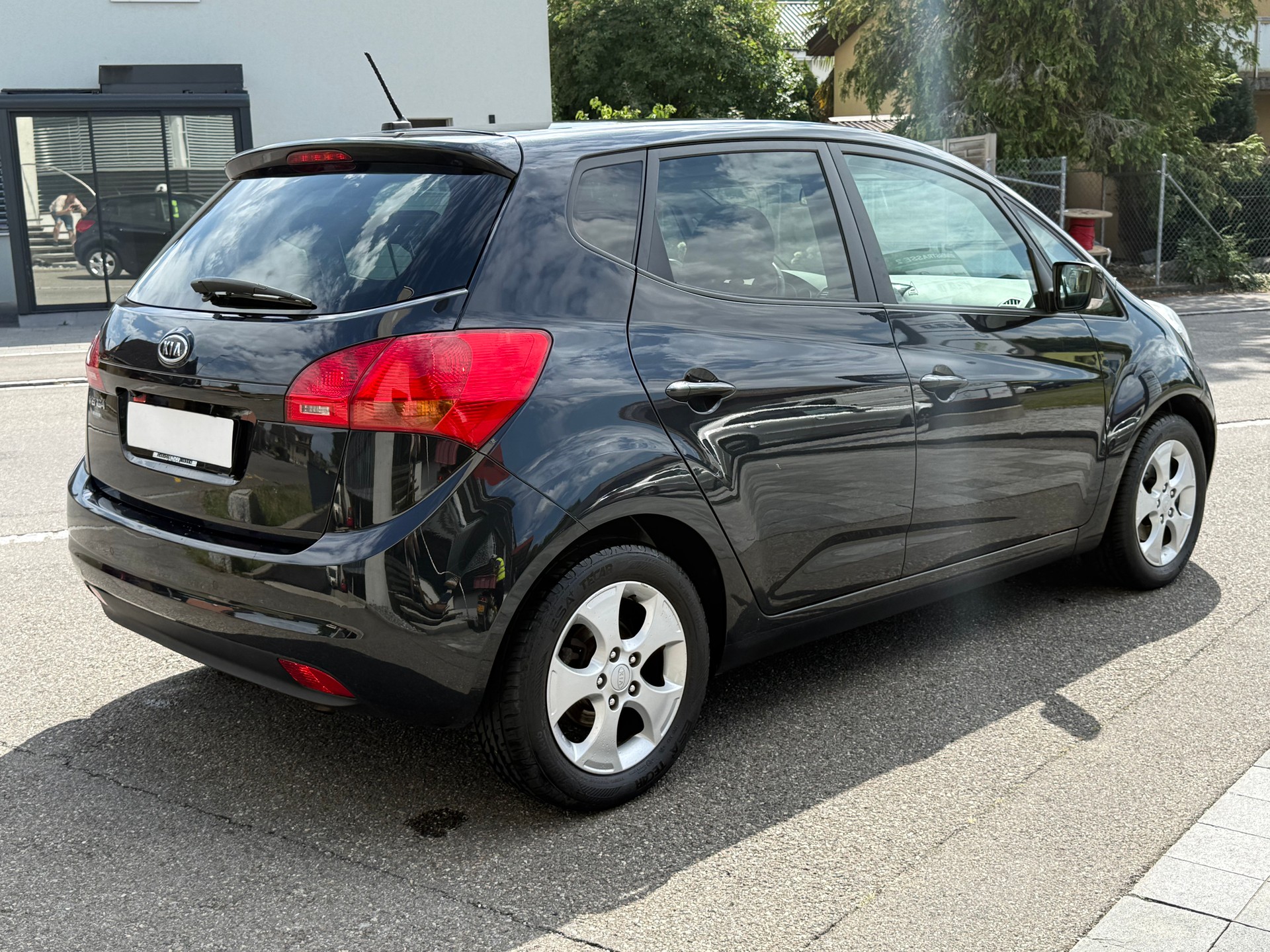 KIA Venga 1.6 CVVT Style Automatic-image-2