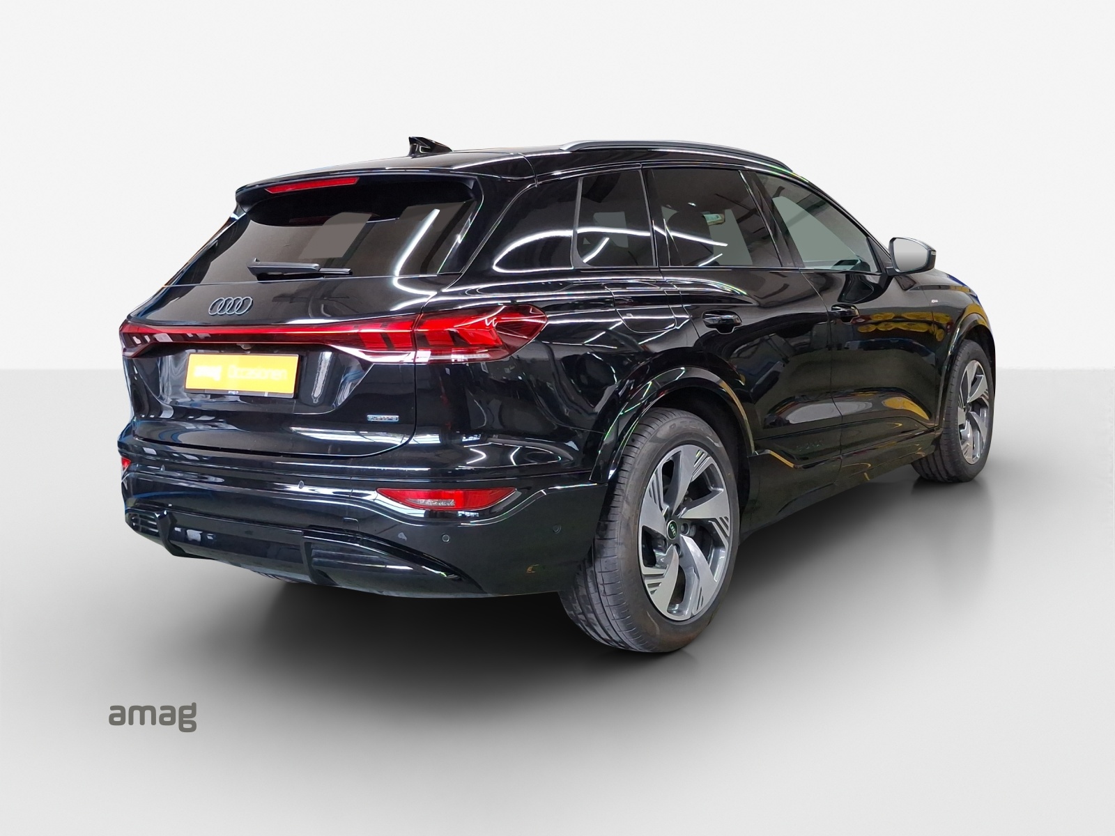 AUDI Q6 e-tron quattro-image-4