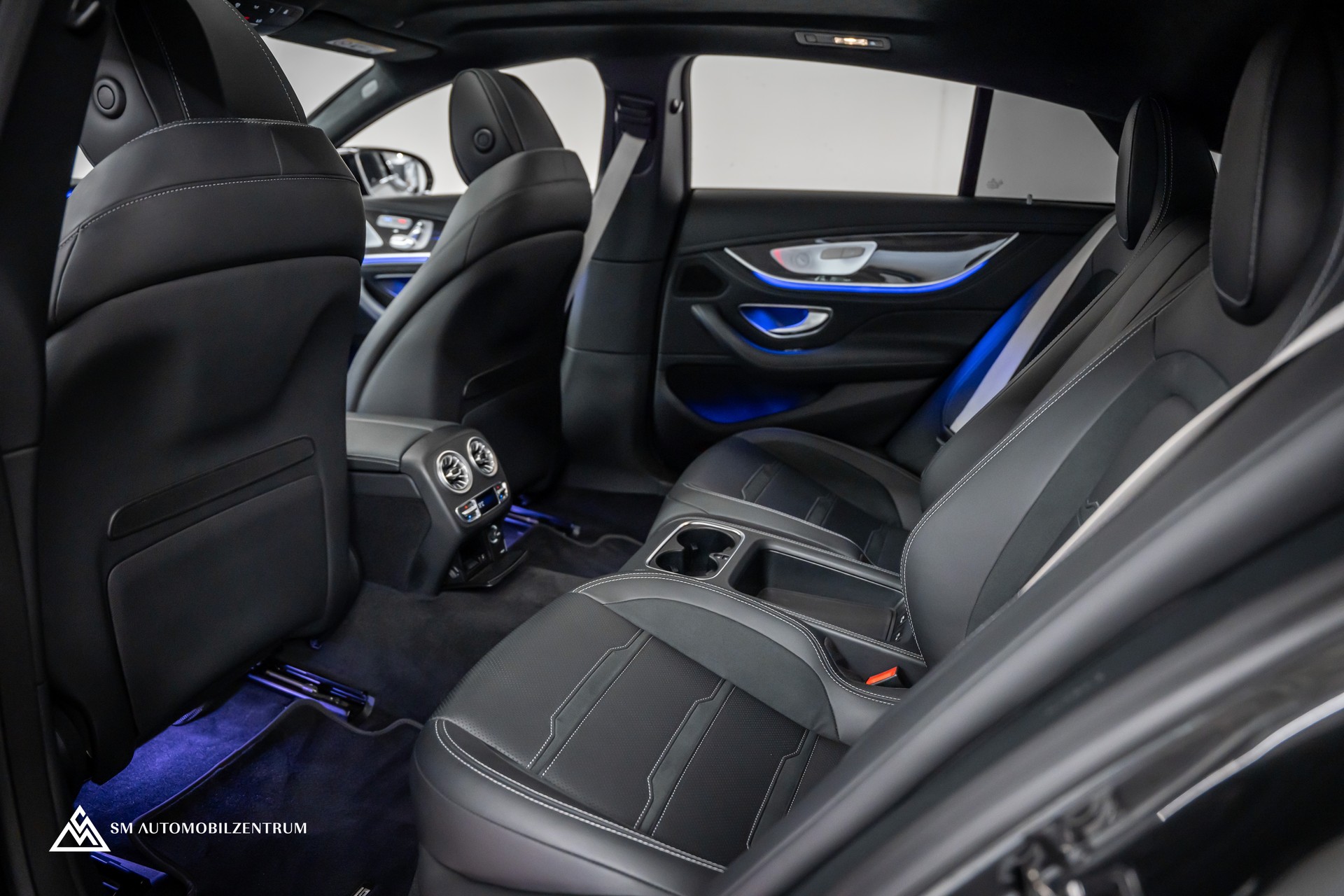 MERCEDES-BENZ AMG GT 63 S 4matic+ / Aeropaket / Carbon / Panorama / Sitzbelüftung-image-23