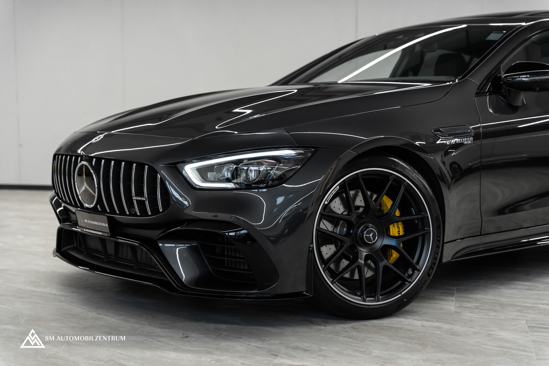 MERCEDES-BENZ AMG GT 63 S 4matic+ / Aeropaket / Carbon / Panorama / Sitzbelüftung-image-4