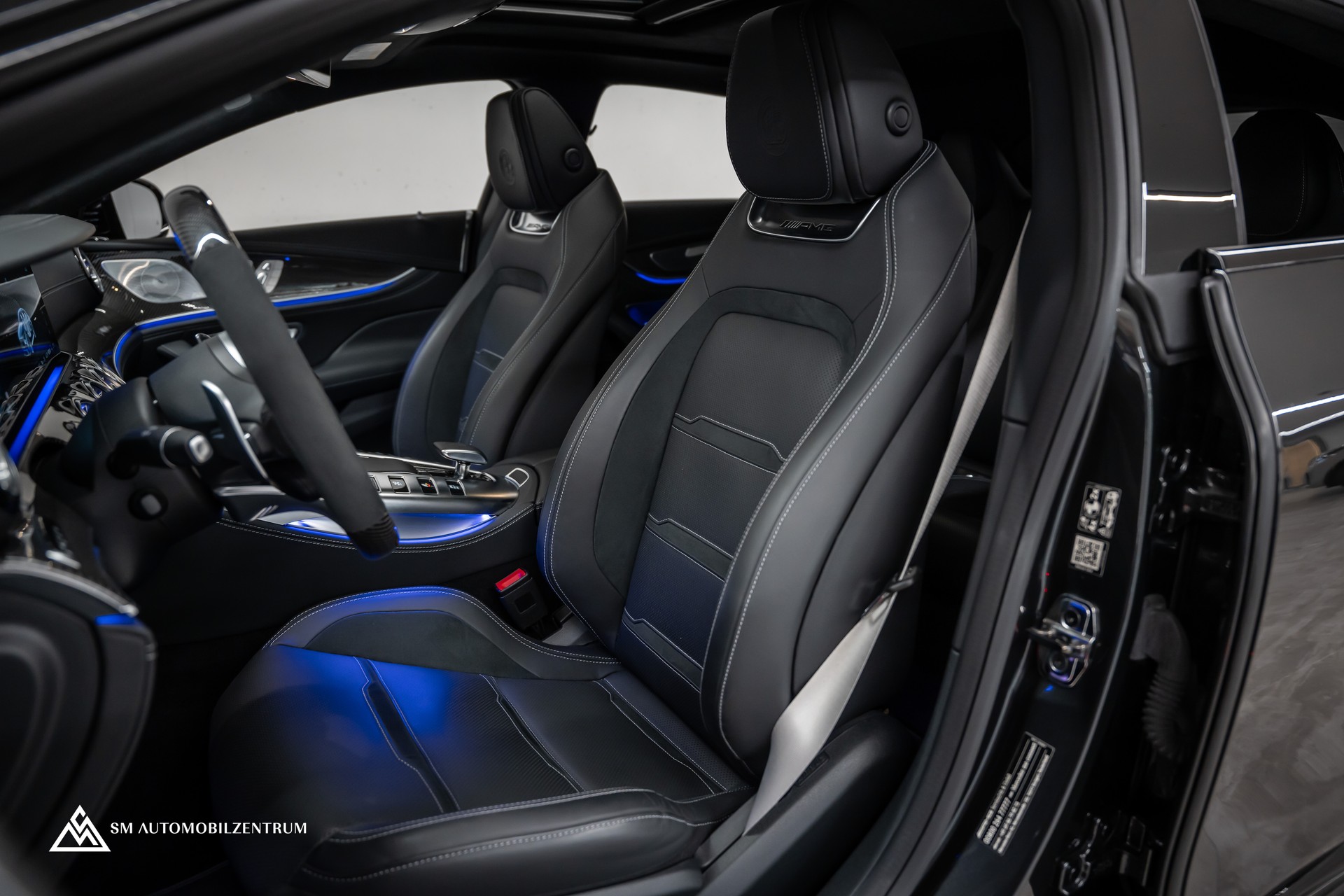 MERCEDES-BENZ AMG GT 63 S 4matic+ / Aeropaket / Carbon / Panorama / Sitzbelüftung-image-22