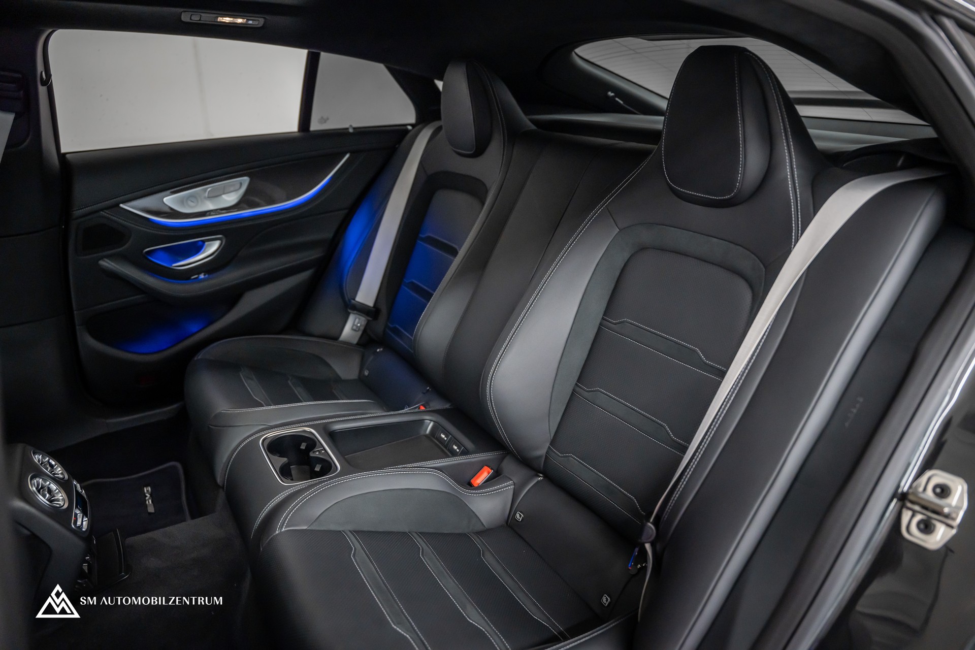 MERCEDES-BENZ AMG GT 63 S 4matic+ / Aeropaket / Carbon / Panorama / Sitzbelüftung-image-24