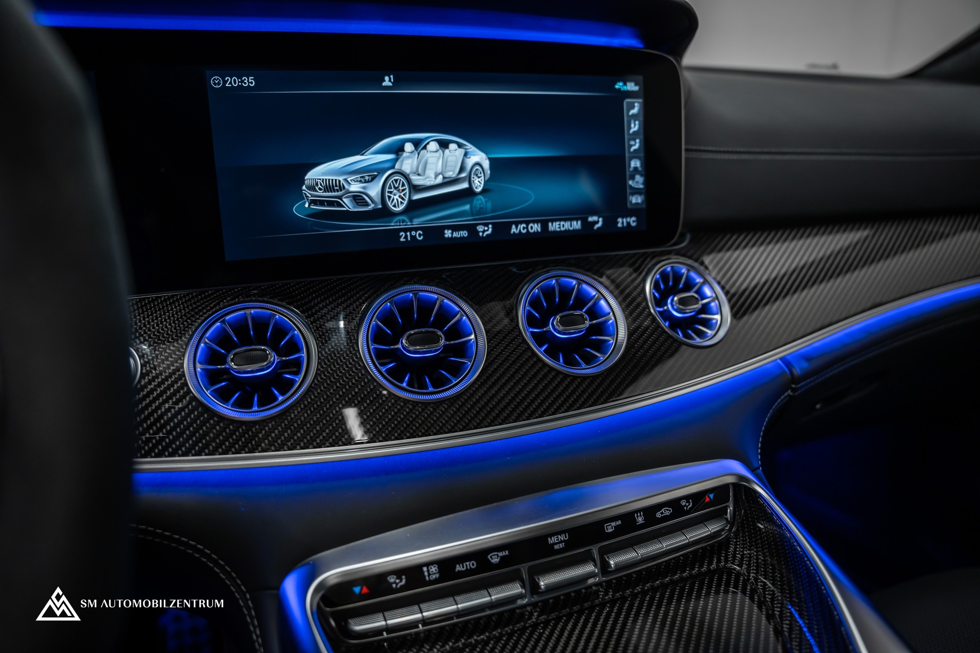 MERCEDES-BENZ AMG GT 63 S 4matic+ / Aeropaket / Carbon / Panorama / Sitzbelüftung-image-31
