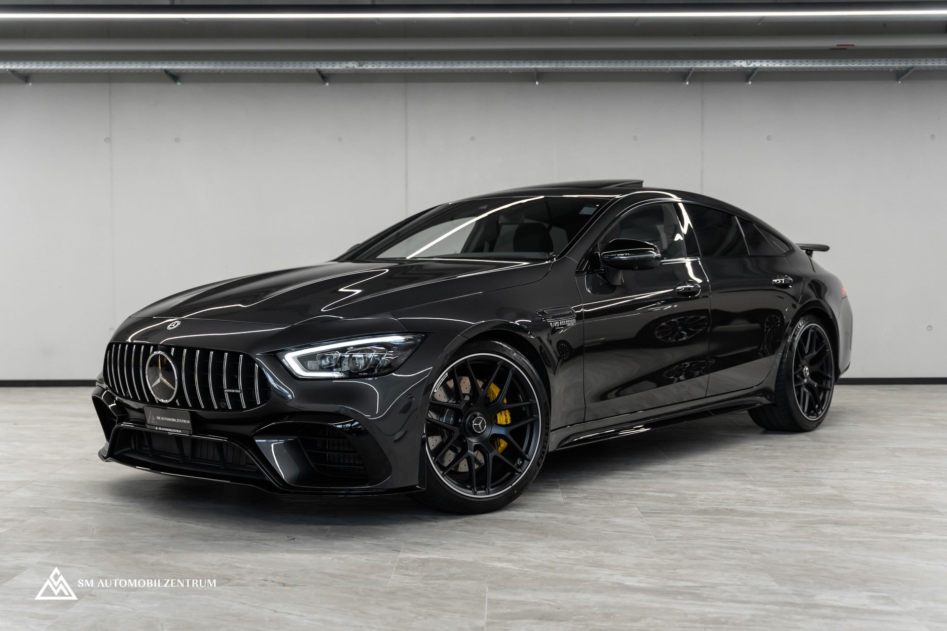 MERCEDES-BENZ AMG GT 63 S 4matic+ / Aeropaket / Carbon / Panorama / Sitzbelüftung-image-0