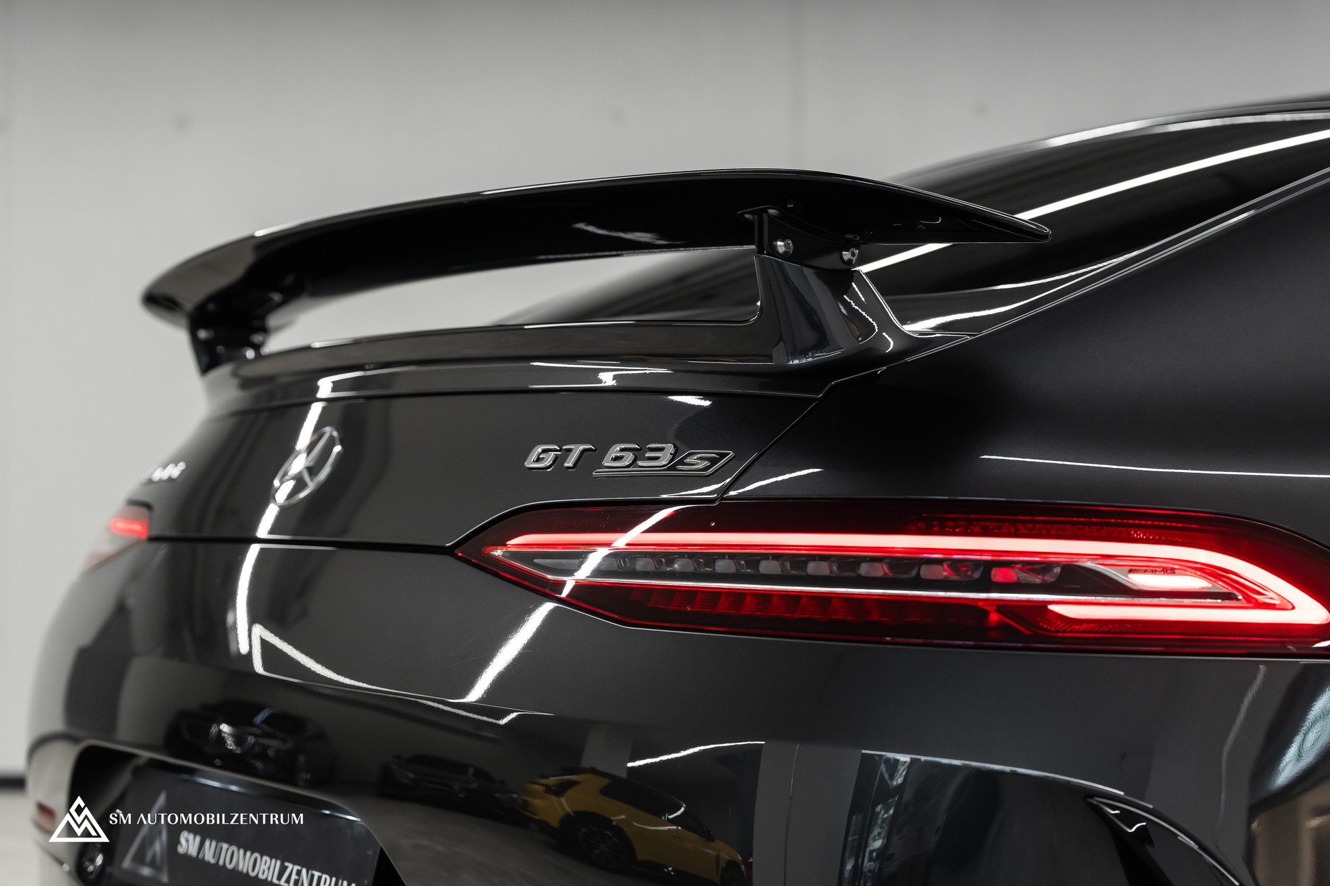 MERCEDES-BENZ AMG GT 63 S 4matic+ / Aeropaket / Carbon / Panorama / Sitzbelüftung-image-9