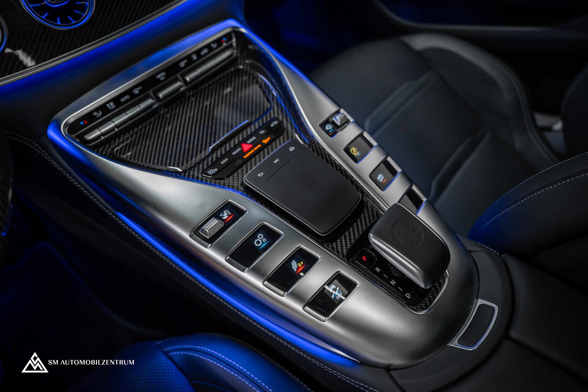 MERCEDES-BENZ AMG GT 63 S 4matic+ / Aeropaket / Carbon / Panorama / Sitzbelüftung-image-34