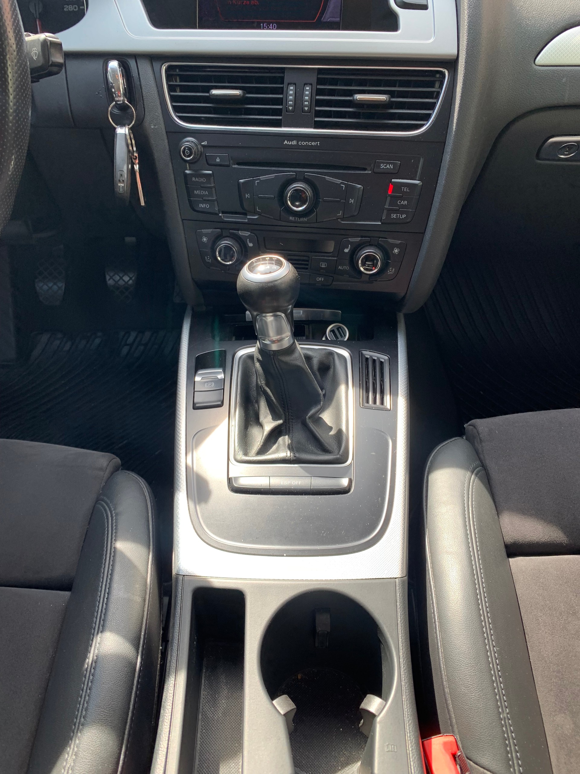 AUDI A4 Limousine 1.8 TFSI quattro-image-3