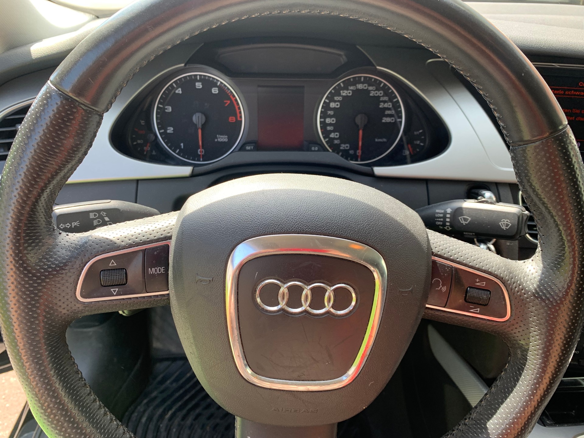 AUDI A4 Limousine 1.8 TFSI quattro-image-5