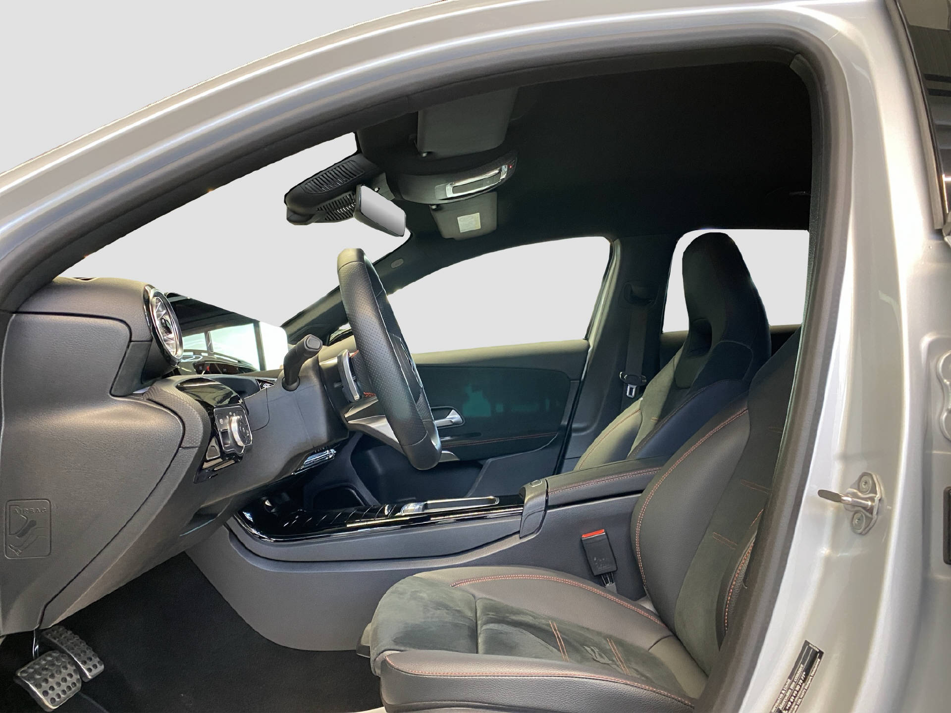 MERCEDES-BENZ A 250 AMG Line 4MATIC-image-6
