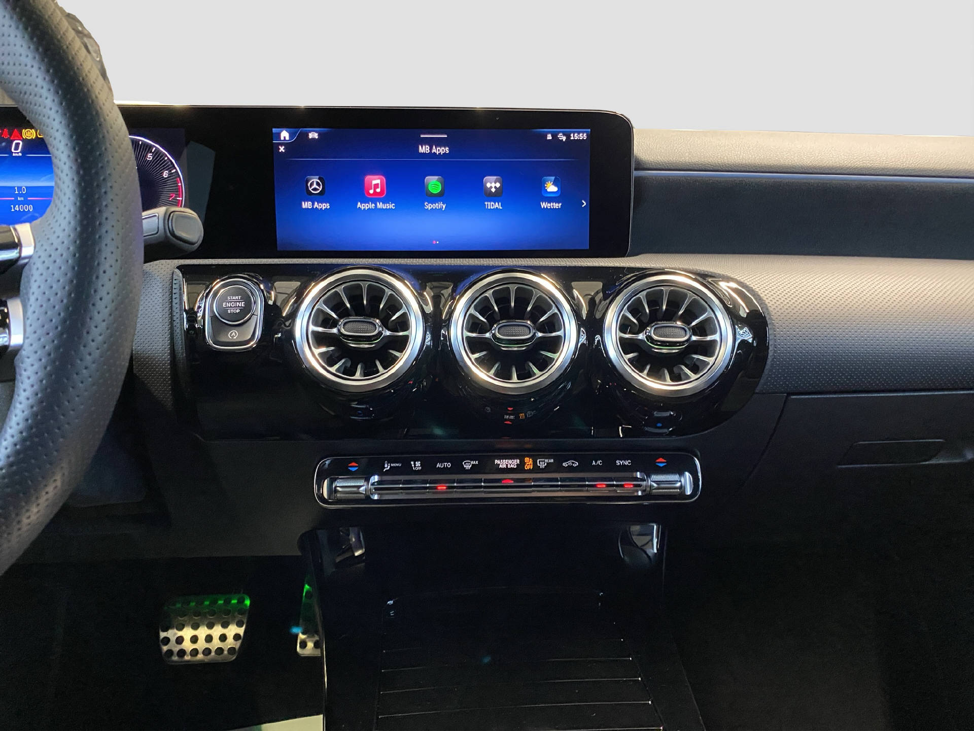 MERCEDES-BENZ A 250 AMG Line 4MATIC-image-9