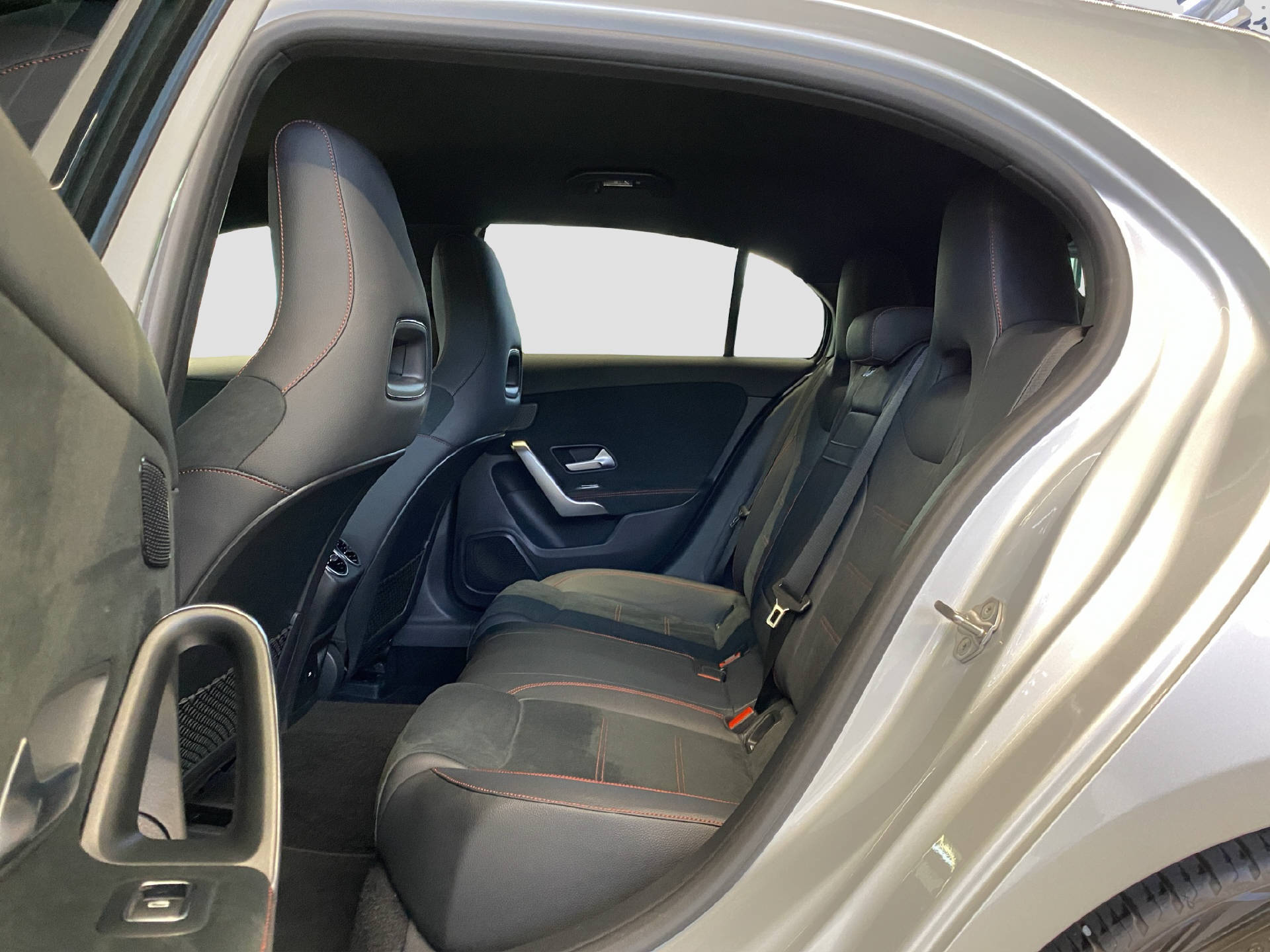 MERCEDES-BENZ A 250 AMG Line 4MATIC-image-13