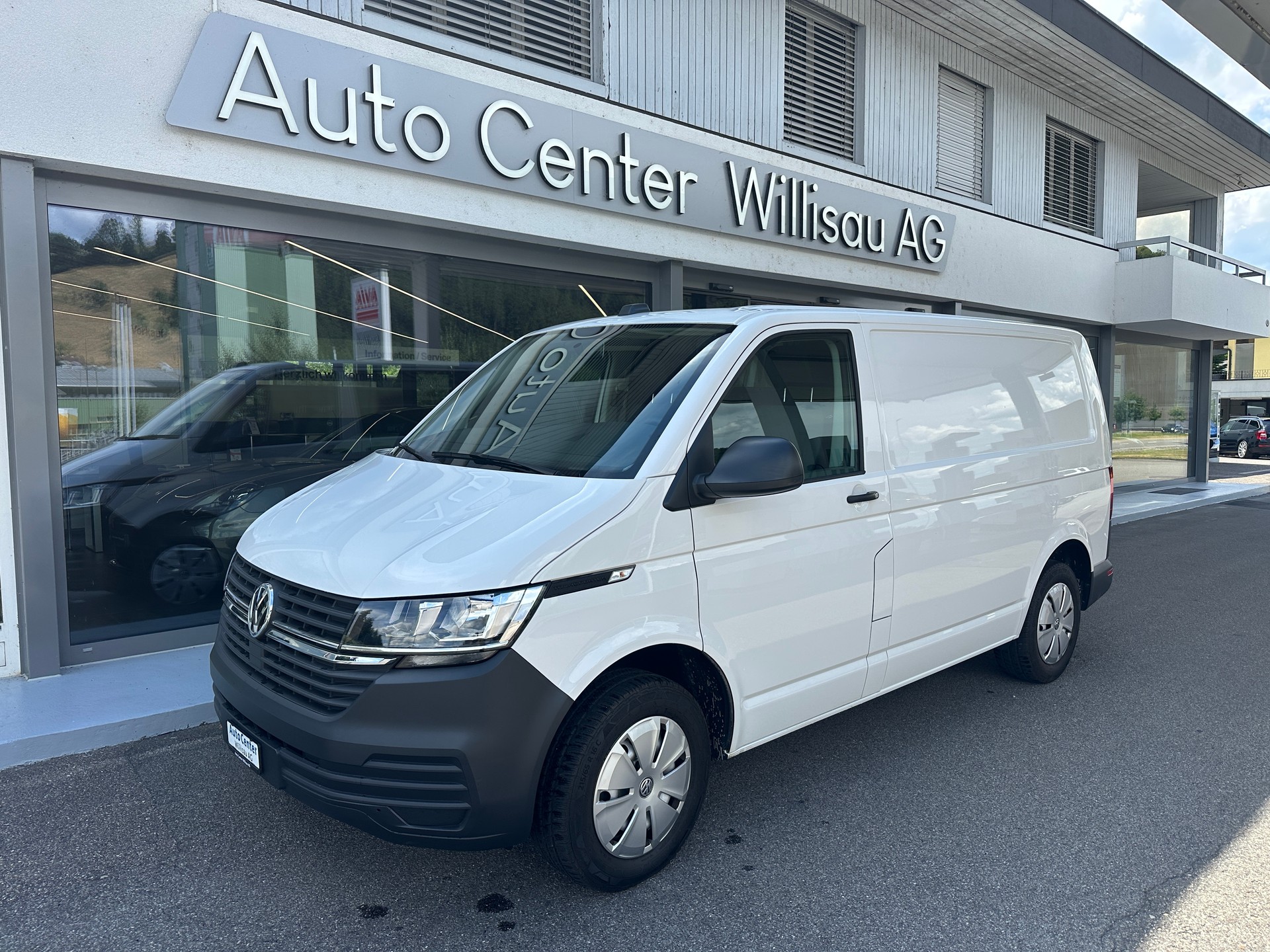 VW T6.1 2.0 TDI Entry RS 3000 mm-image-0