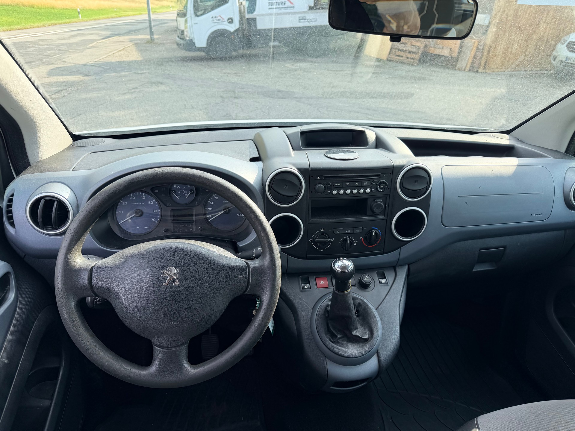 PEUGEOT Partner 1.6 e-HDI Active-image-8