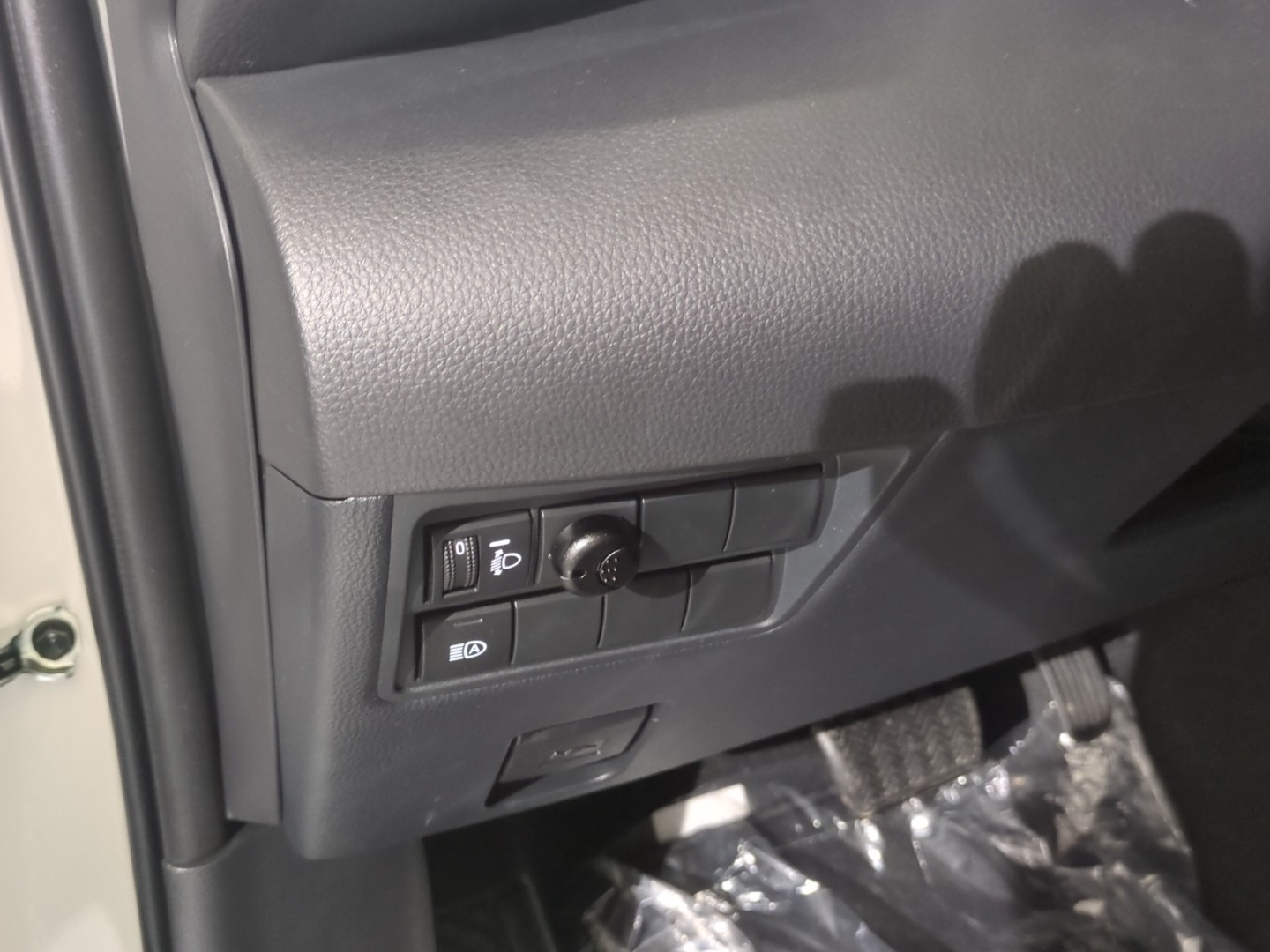 TOYOTA Yaris 1.5 Comfort e-CVT-image-19