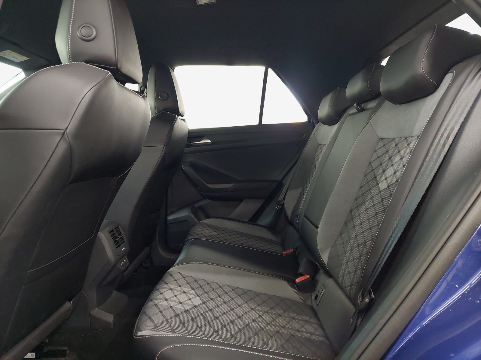 VW T-Roc 1.5 TSI EVO R-Line DSG-image-11