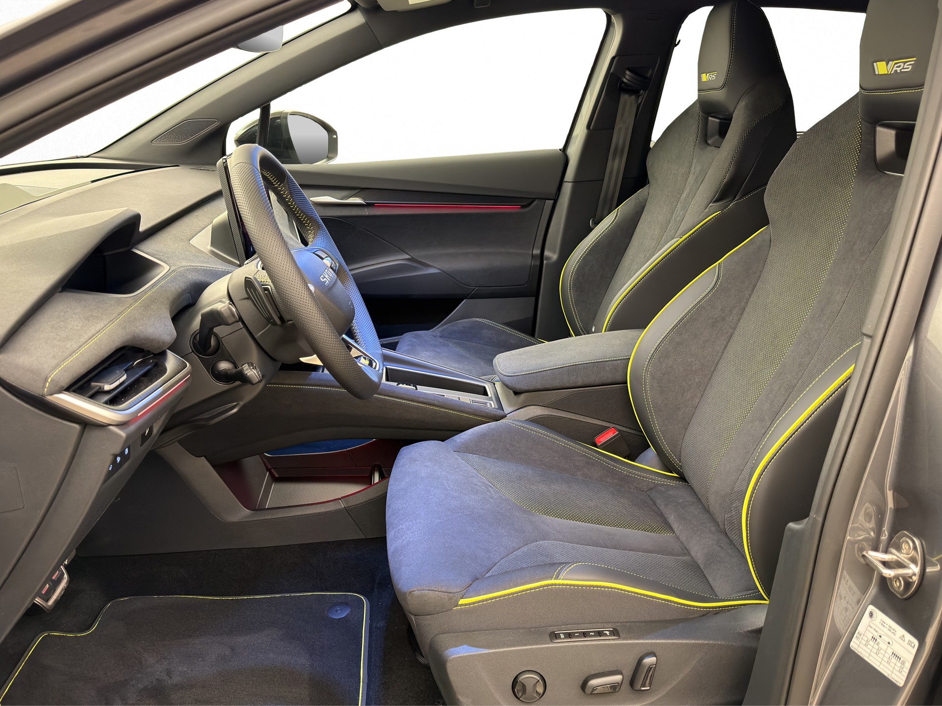 SKODA Elroq RS 4x4-image-4