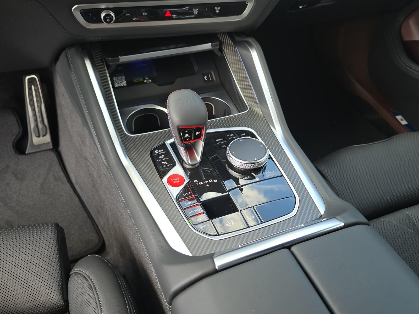 BMW XM 50e Plug-in Hybrid-image-9