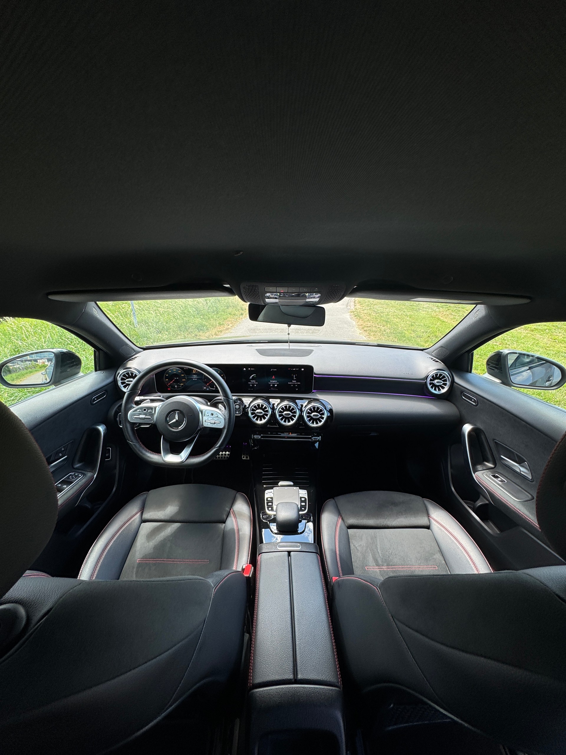MERCEDES-BENZ AMG Line 4Matic Sedan-image-4