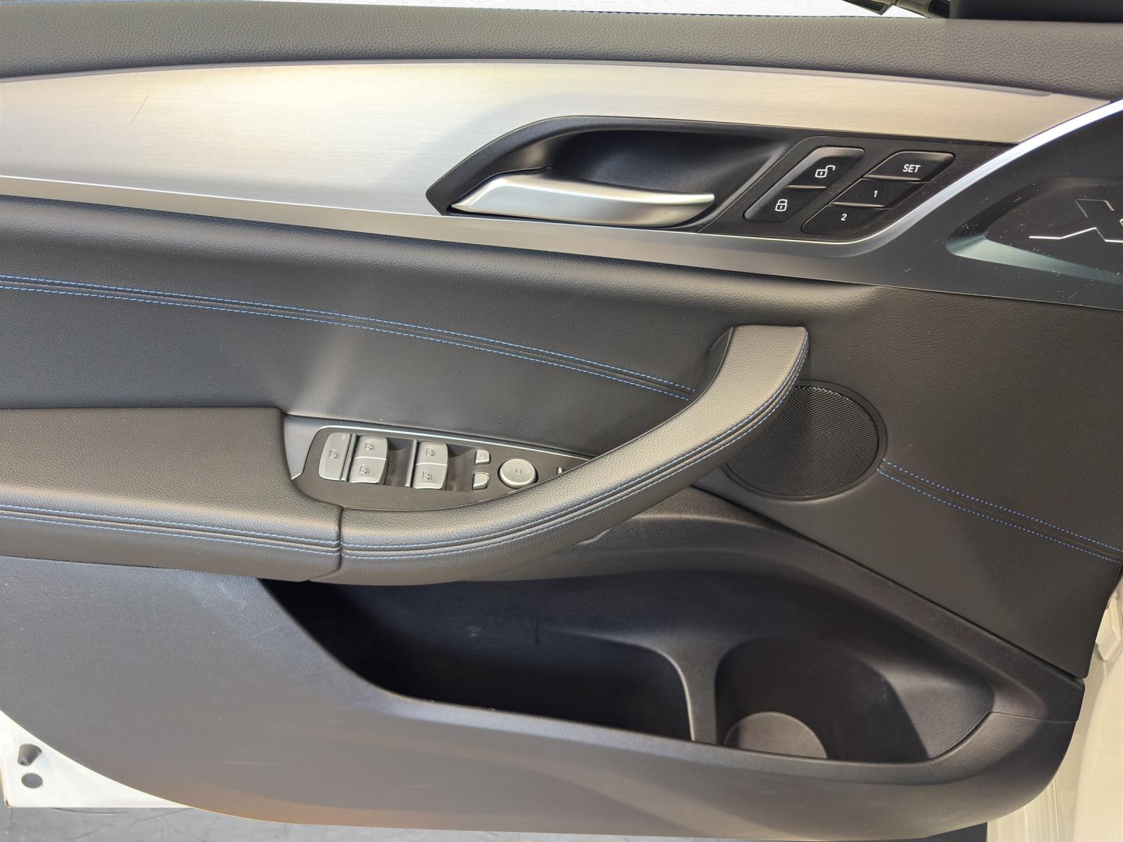 BMW X4 M40d-image-16